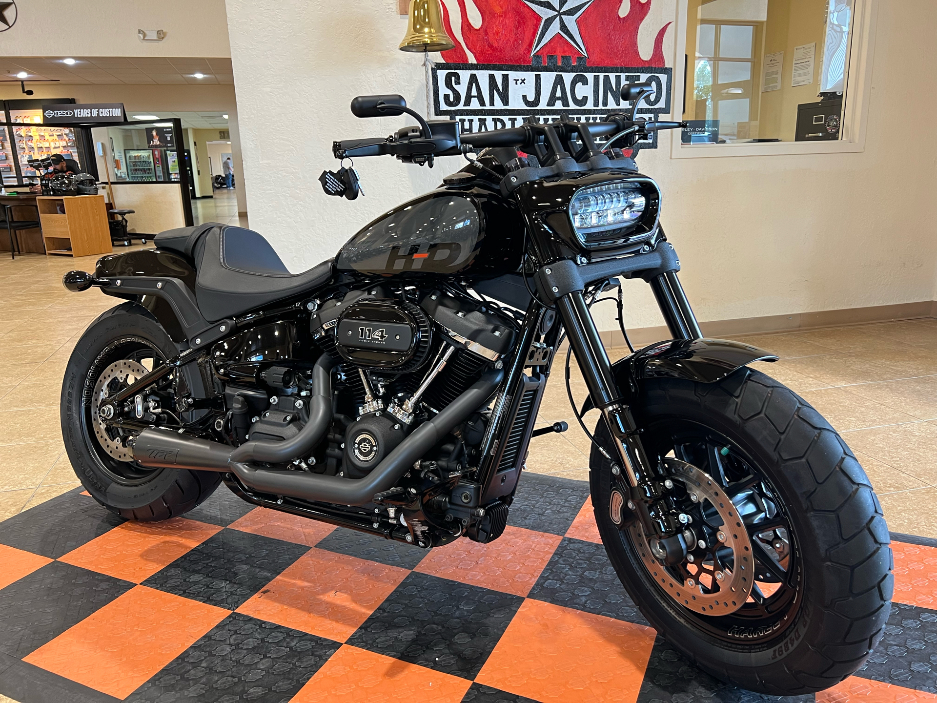 2021 Harley-Davidson Fat Bob® 114 in Pasadena, Texas - Photo 2