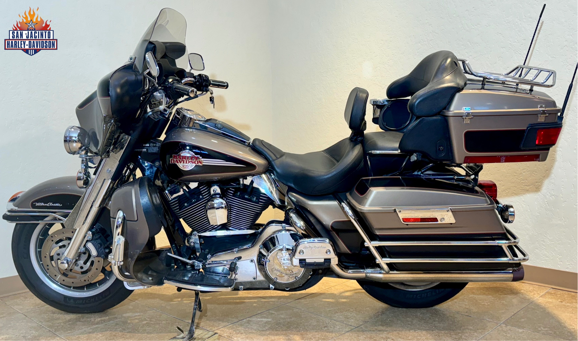 2005 Harley-Davidson FLHTCUI Ultra Classic® Electra Glide® in Pasadena, Texas - Photo 5