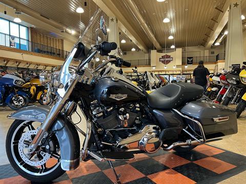 2022 Harley-Davidson Road King® in Pasadena, Texas - Photo 4