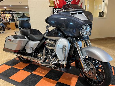 2019 Harley-Davidson CVO™ Street Glide® in Pasadena, Texas - Photo 2