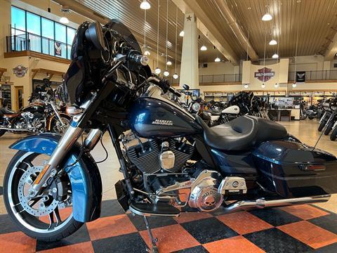 2016 Harley-Davidson Street Glide® Special in Pasadena, Texas - Photo 4