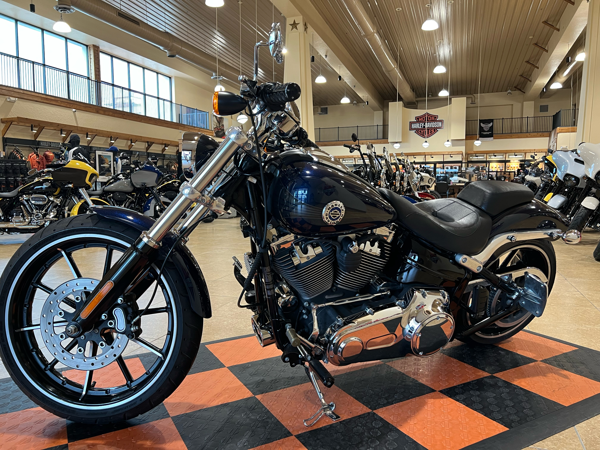2013 Harley-Davidson Softail® Breakout® in Pasadena, Texas - Photo 4