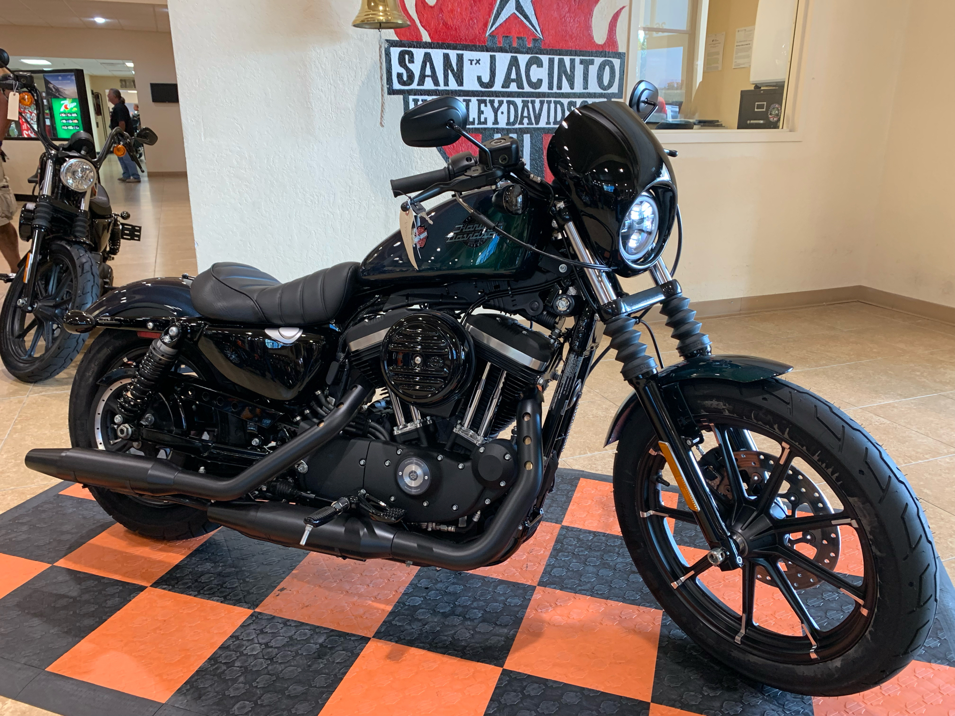 2021 Harley-Davidson Iron 883™ in Pasadena, Texas - Photo 2