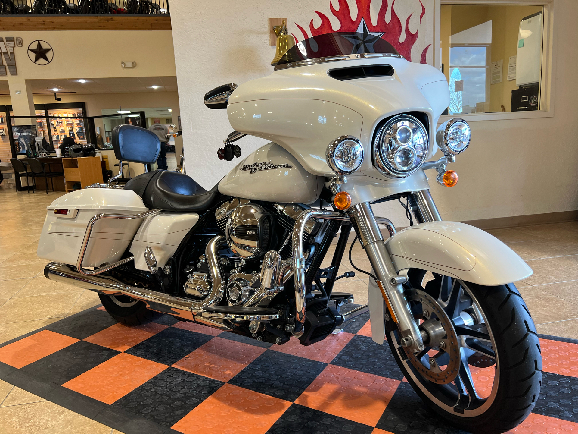 2015 Harley-Davidson Street Glide® Special in Pasadena, Texas - Photo 2