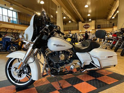 2015 Harley-Davidson Street Glide® Special in Pasadena, Texas - Photo 4