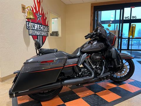 2018 Harley-Davidson CVO™ Street Glide® in Pasadena, Texas - Photo 3