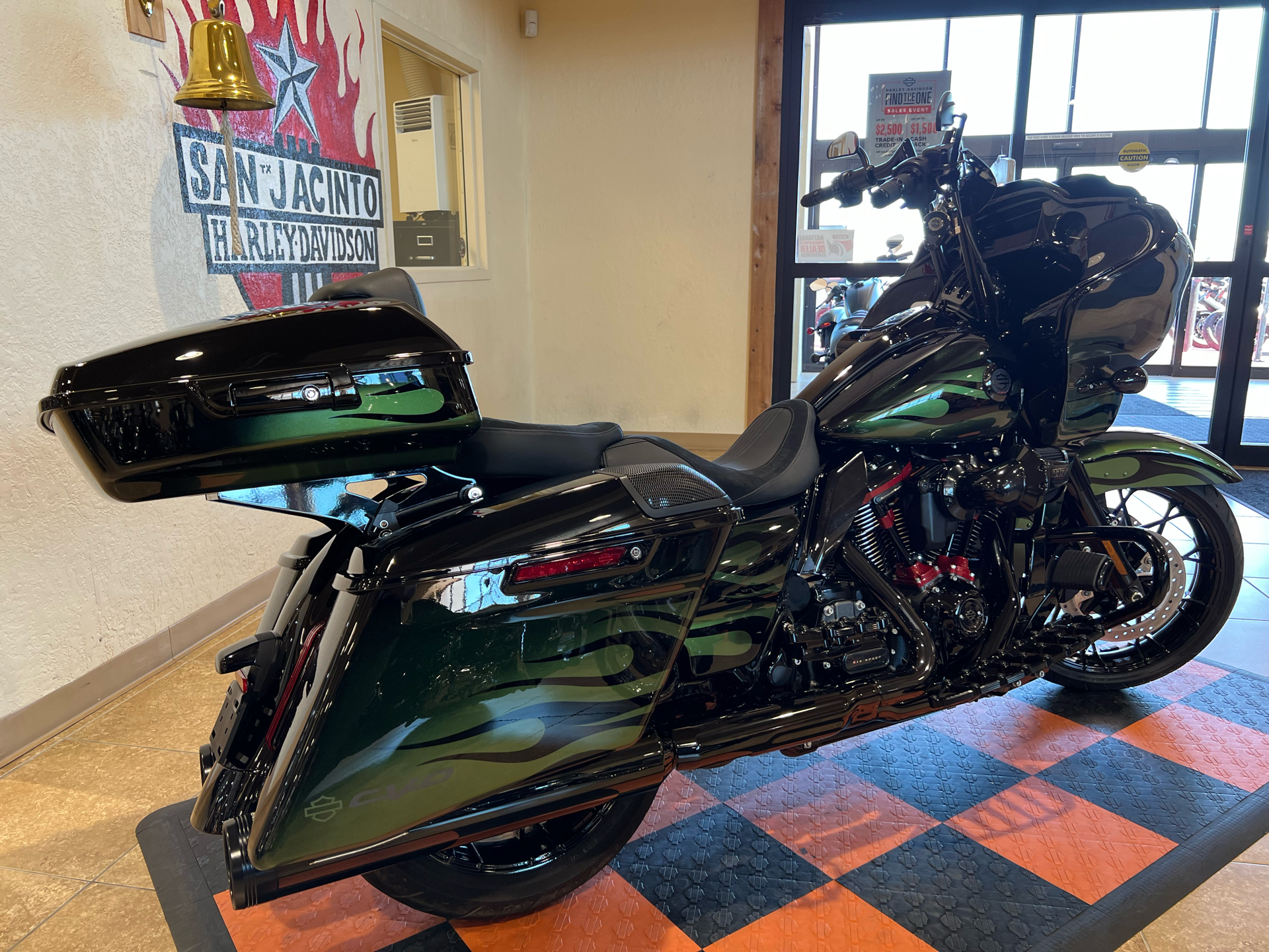 2022 Harley-Davidson CVO™ Road Glide® in Pasadena, Texas - Photo 3