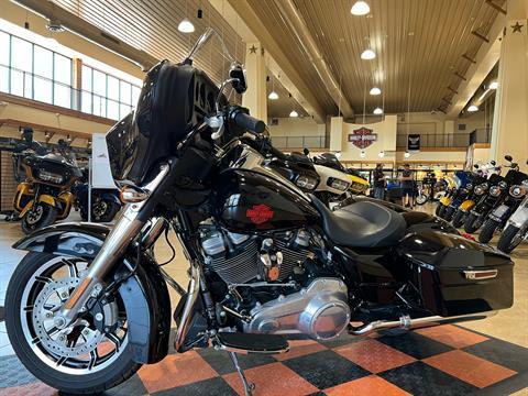 2022 Harley-Davidson Electra Glide® Standard in Pasadena, Texas - Photo 4