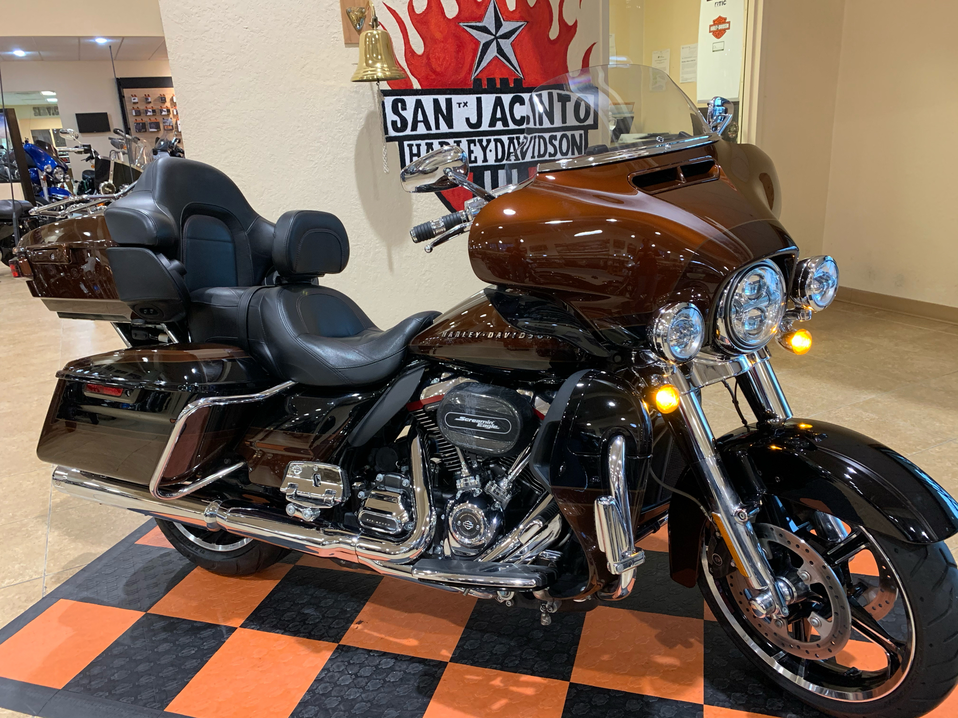 2019 Harley-Davidson CVO™ Limited in Pasadena, Texas - Photo 2