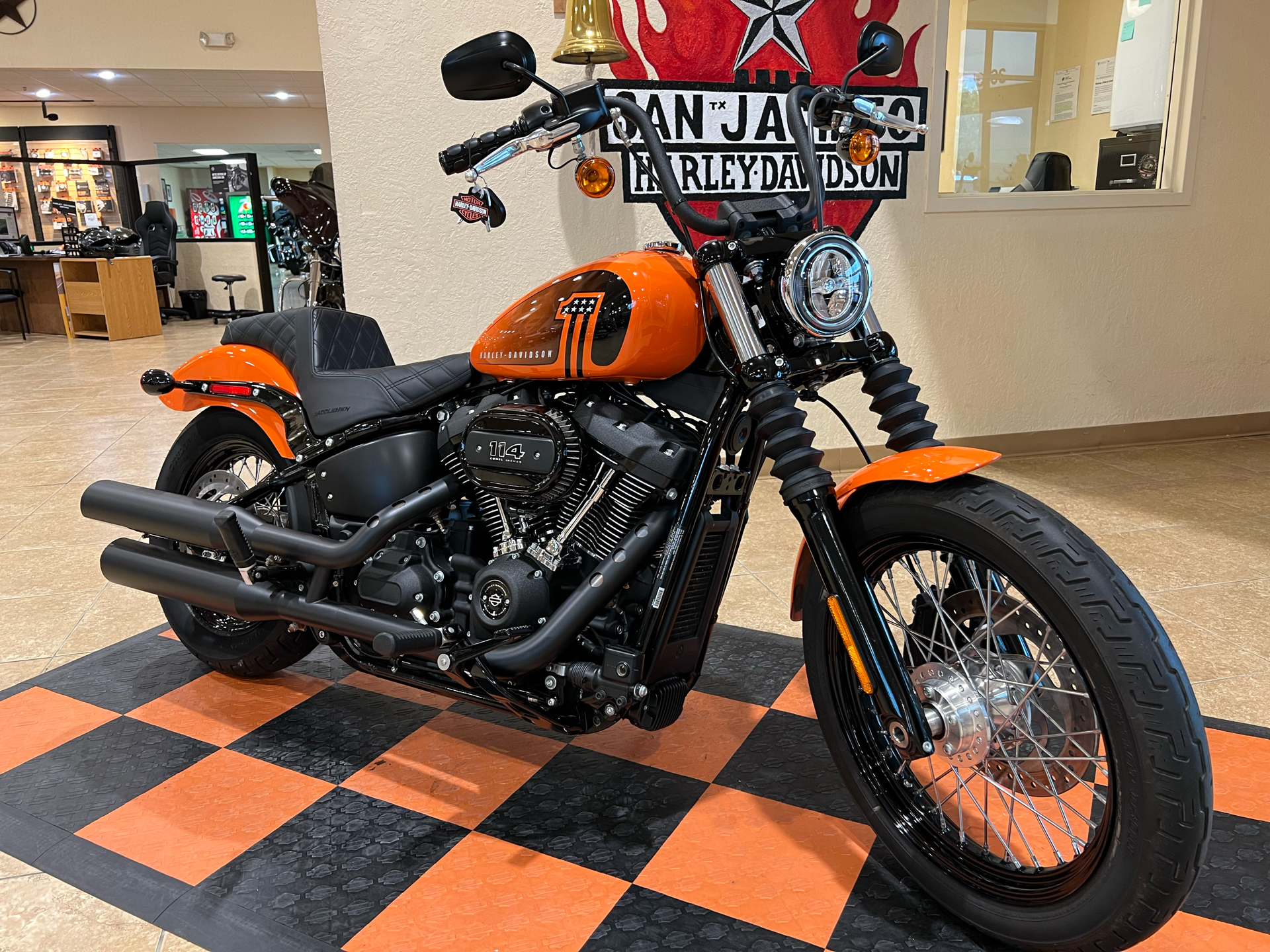 2021 Harley-Davidson Street Bob® 114 in Pasadena, Texas - Photo 2