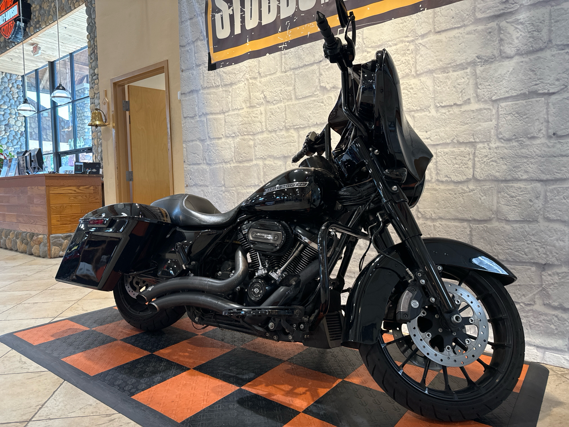 2018 Harley-Davidson Street Glide® Special in Houston, Texas - Photo 3