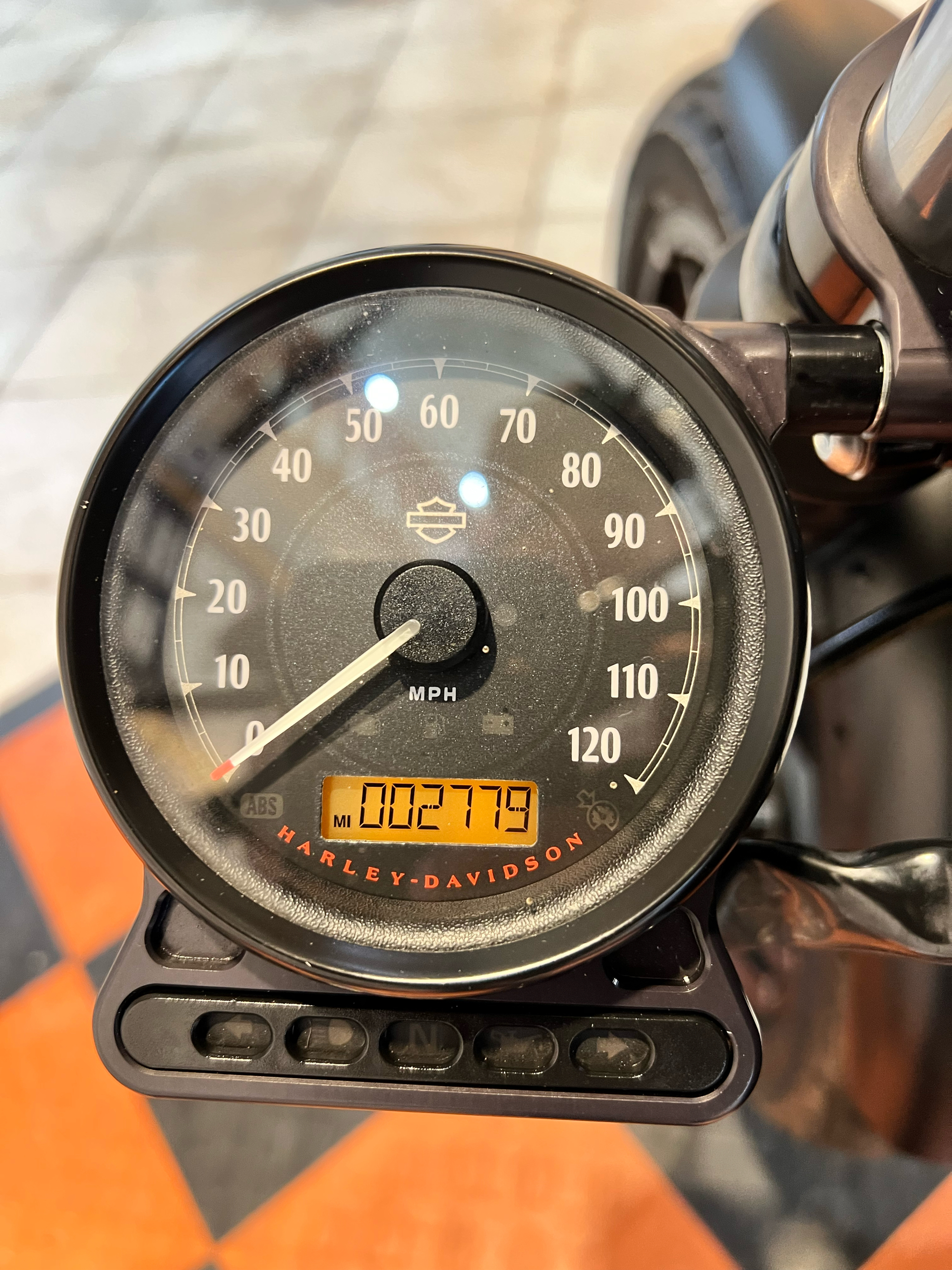 2020 Harley-Davidson Iron 883™ in Houston, Texas - Photo 5