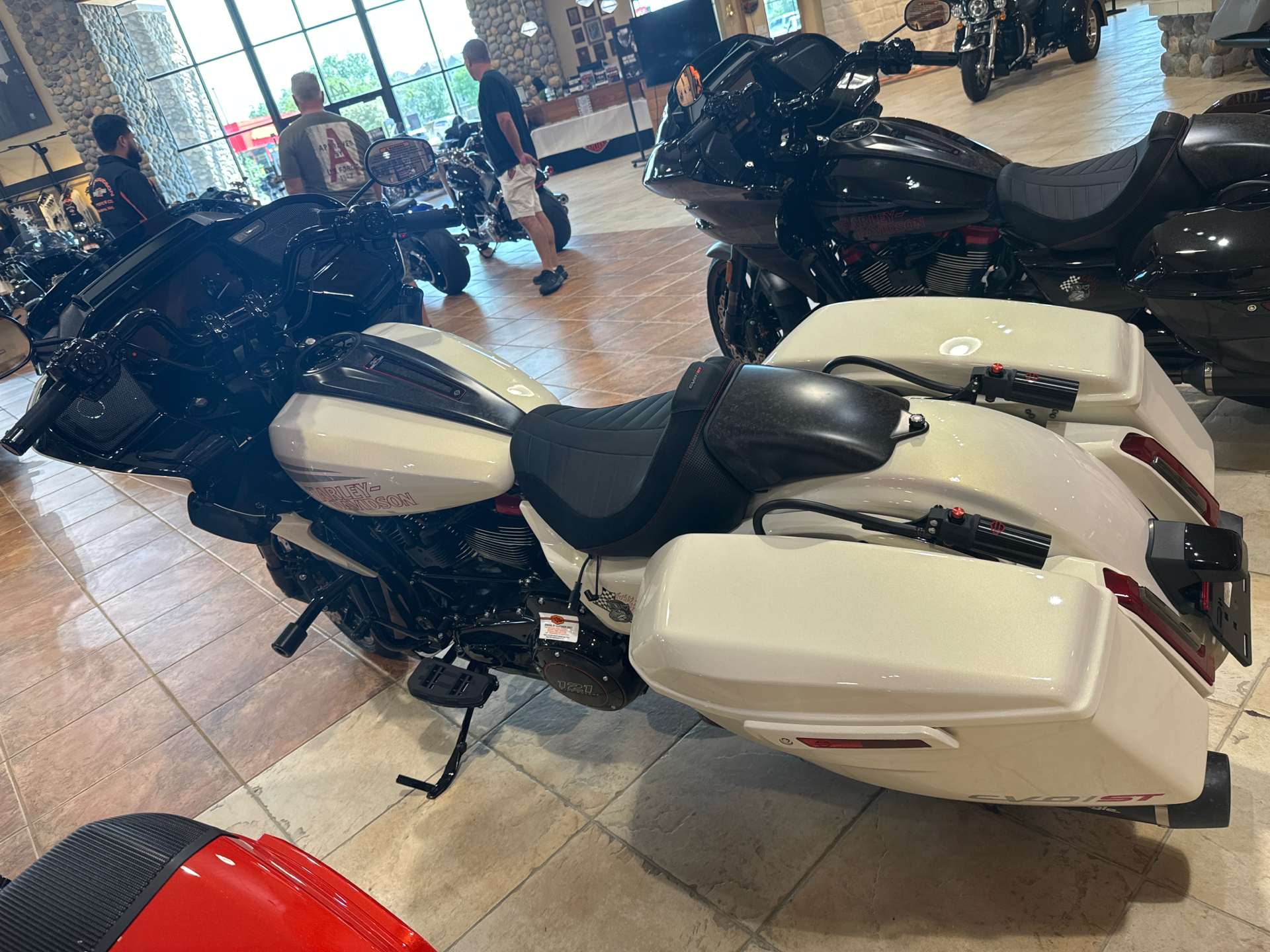 2024 Harley-Davidson CVO™ Road Glide® ST in Houston, Texas - Photo 2