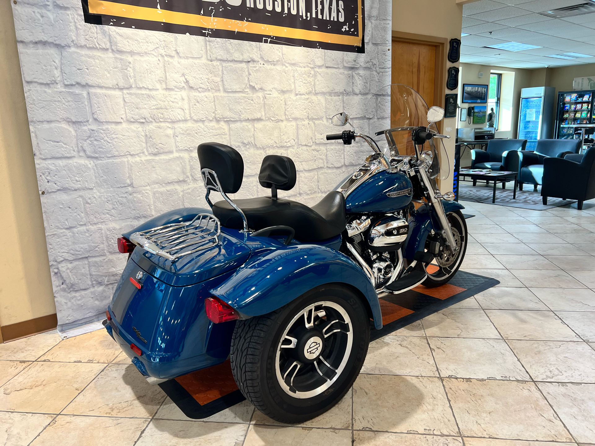 2021 Harley-Davidson Freewheeler® in Houston, Texas - Photo 2