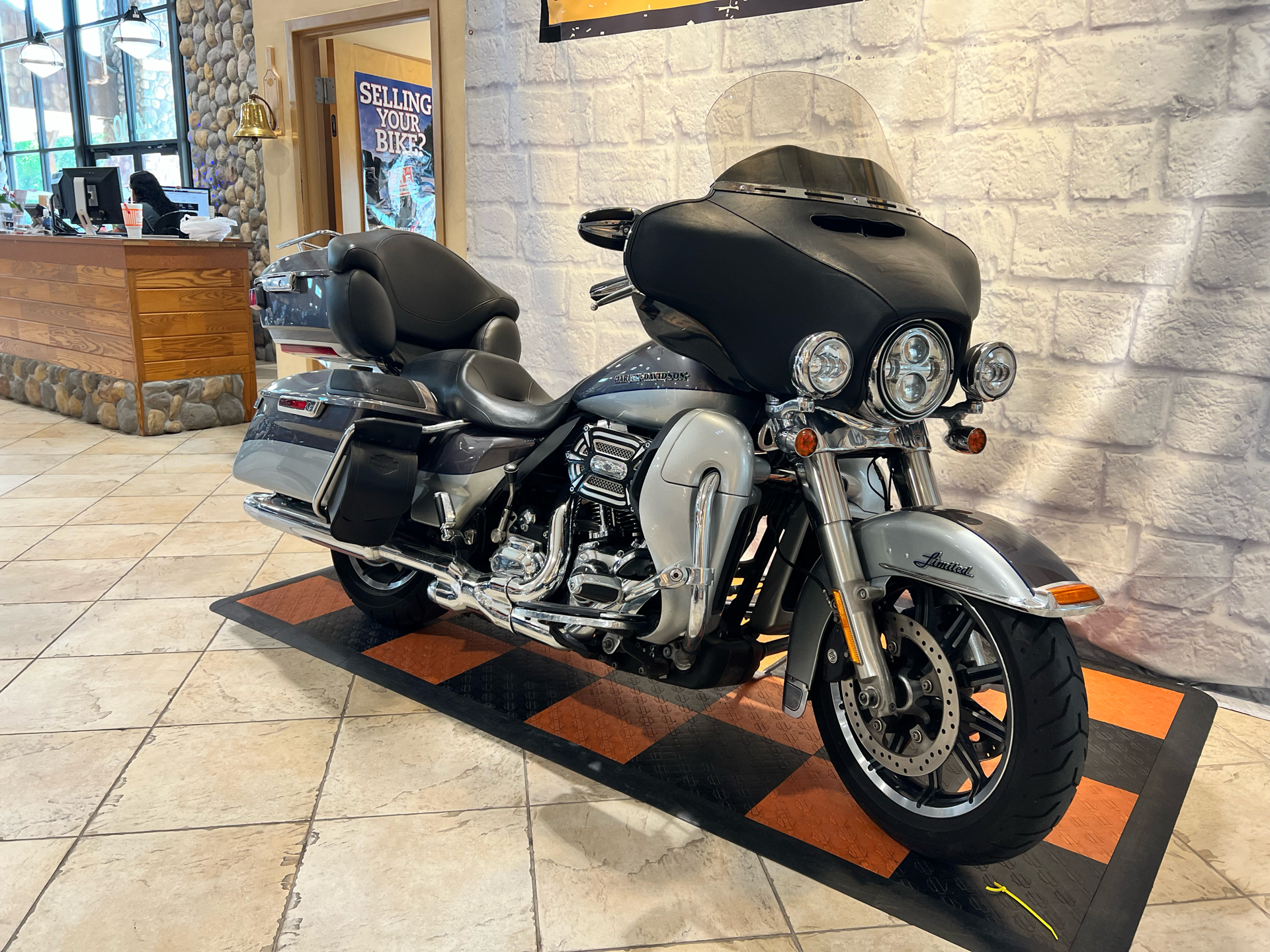 2014 Harley-Davidson Ultra Limited in Houston, Texas - Photo 5