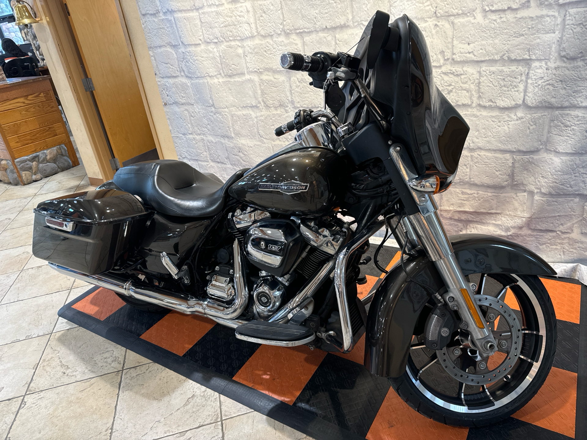 2021 Harley-Davidson Street Glide® in Houston, Texas - Photo 2