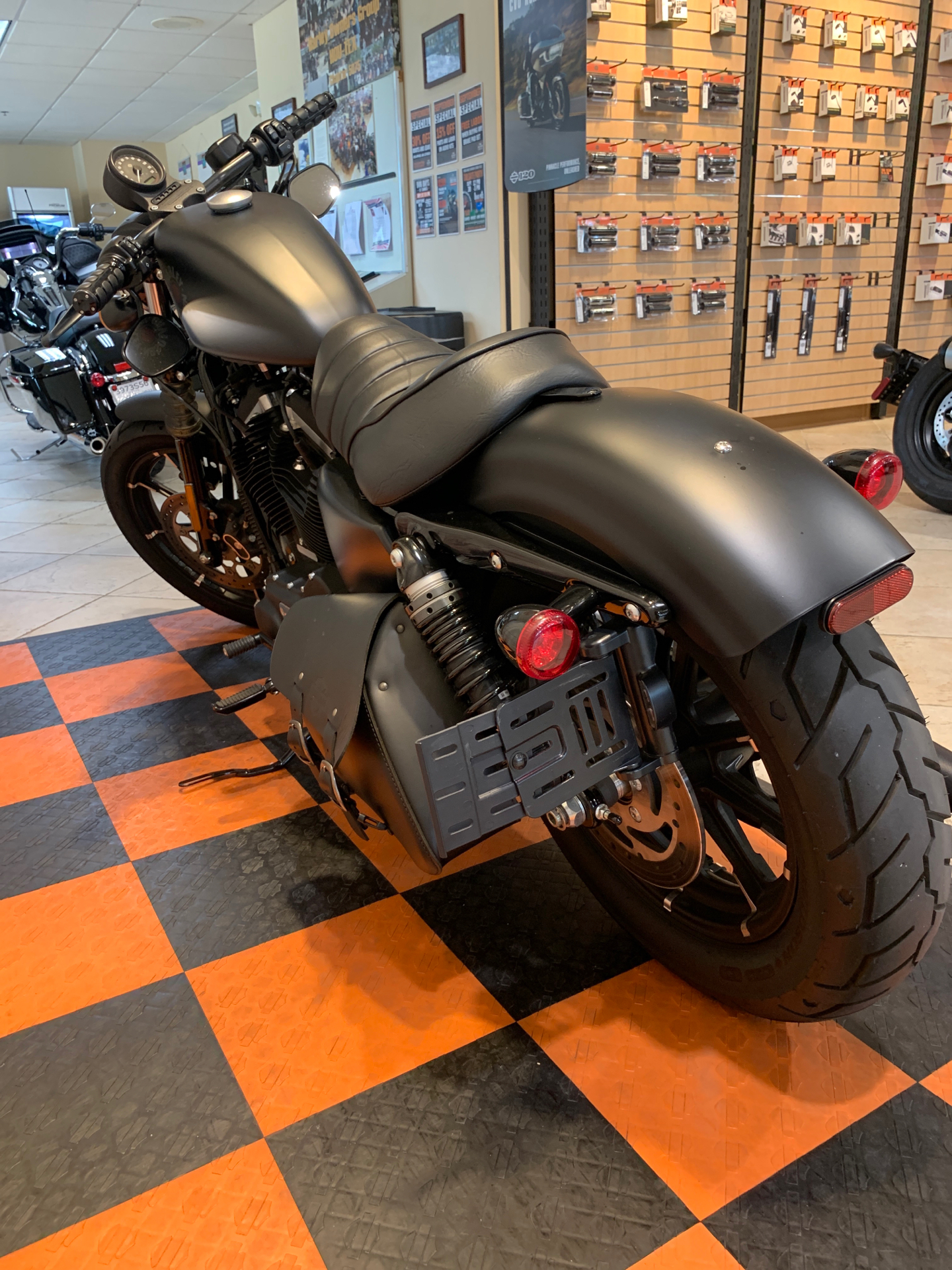 2022 Harley-Davidson Iron 883™ in Houston, Texas - Photo 5