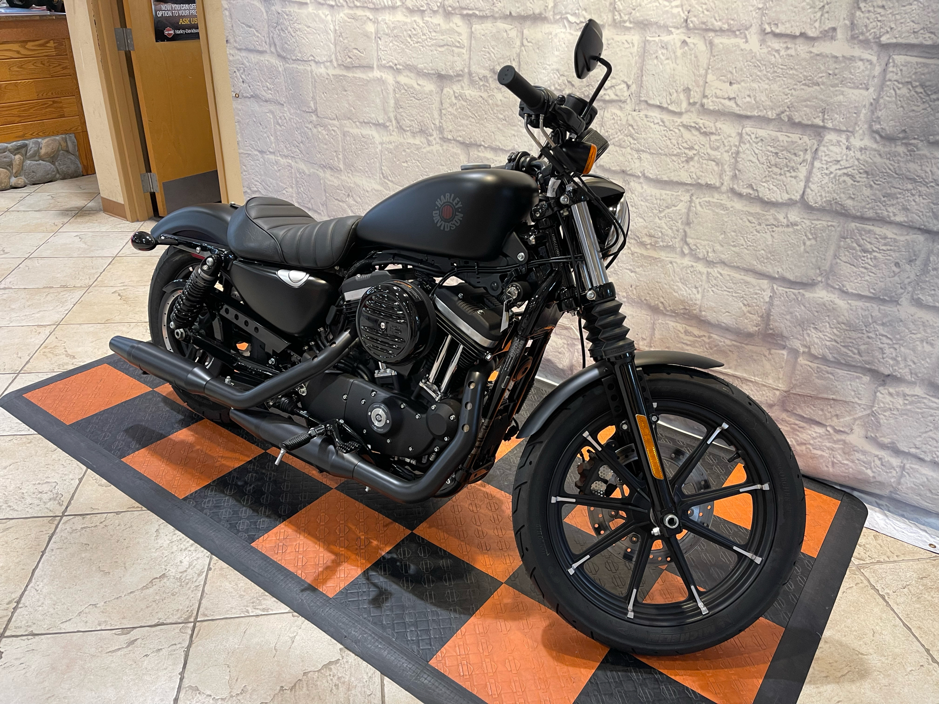 2022 Harley-Davidson Iron 883™ in Houston, Texas - Photo 2