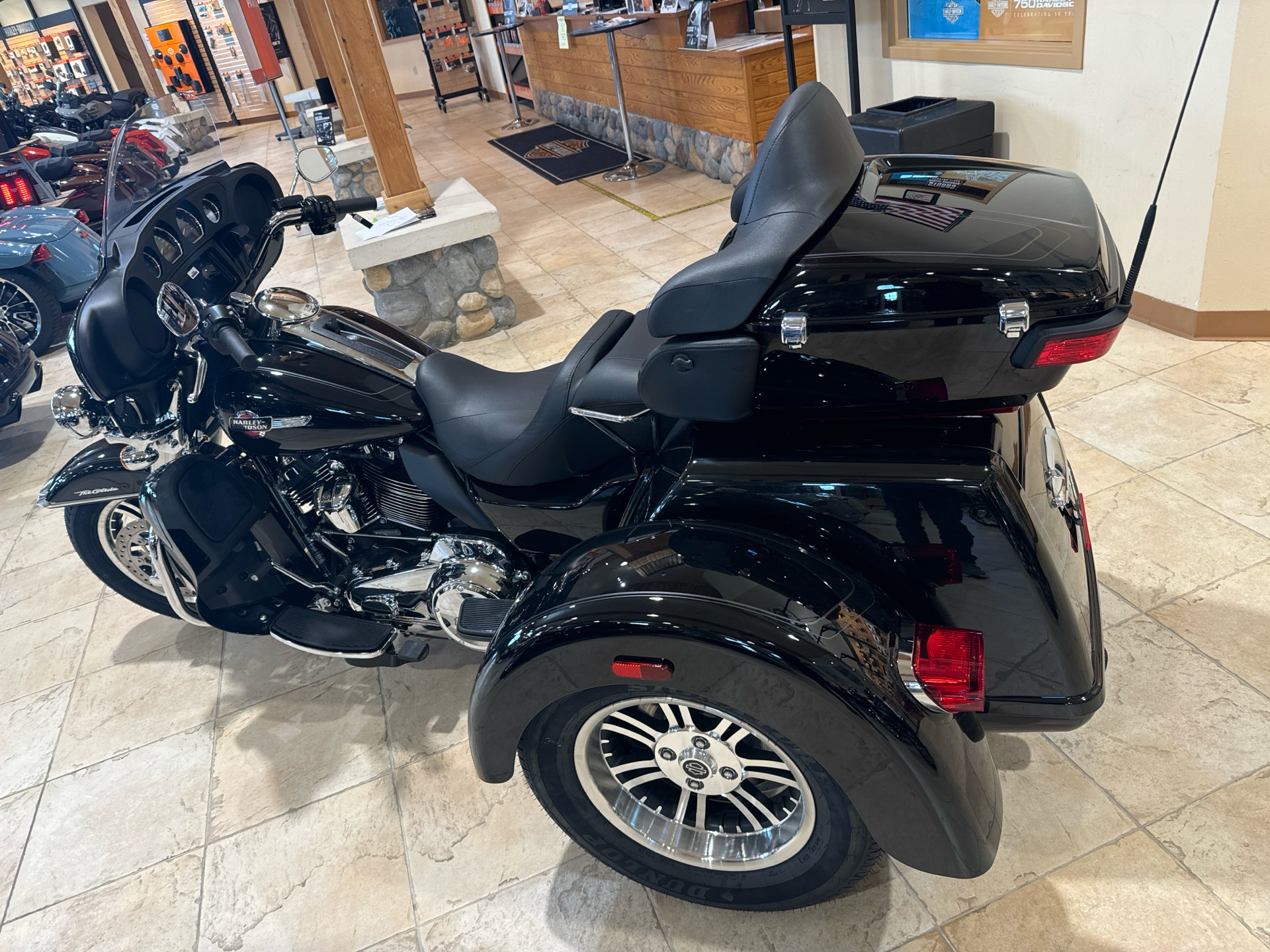 2024 Harley-Davidson Tri Glide® Ultra in Houston, Texas - Photo 2