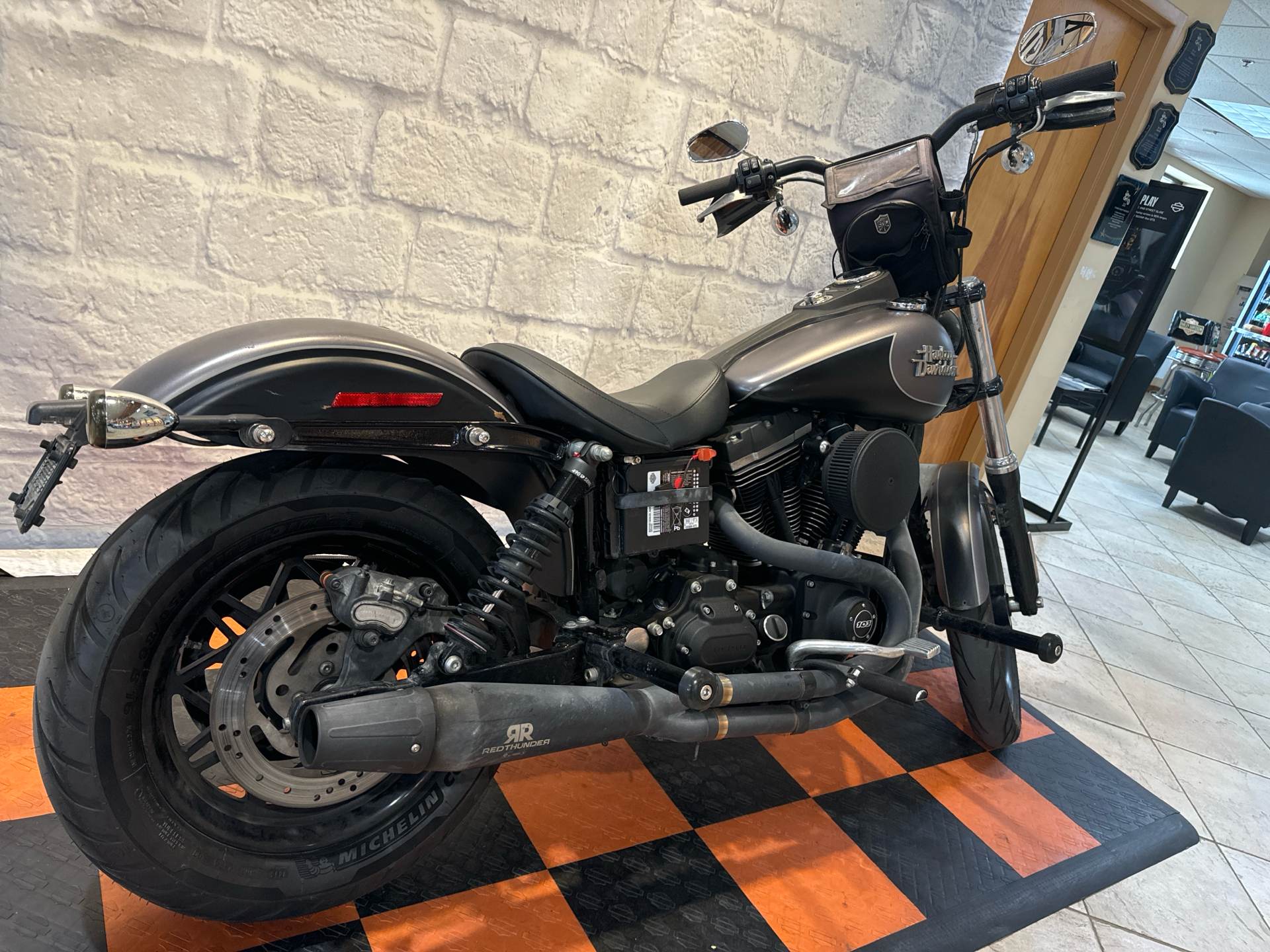 2017 Harley-Davidson DYNA STREET BOB in Houston, Texas - Photo 3