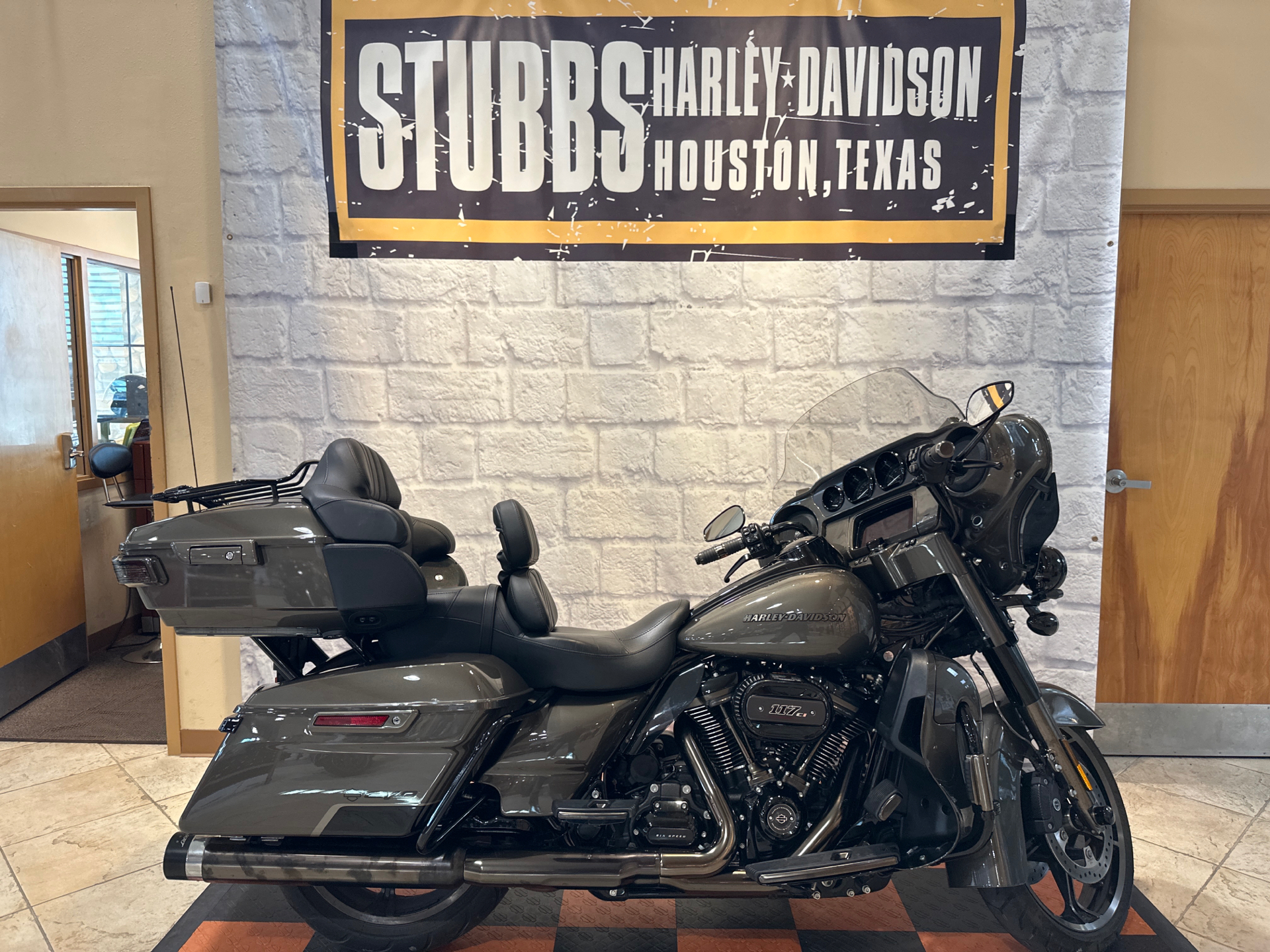 2021 Harley-Davidson CVO™ Limited in Houston, Texas - Photo 1