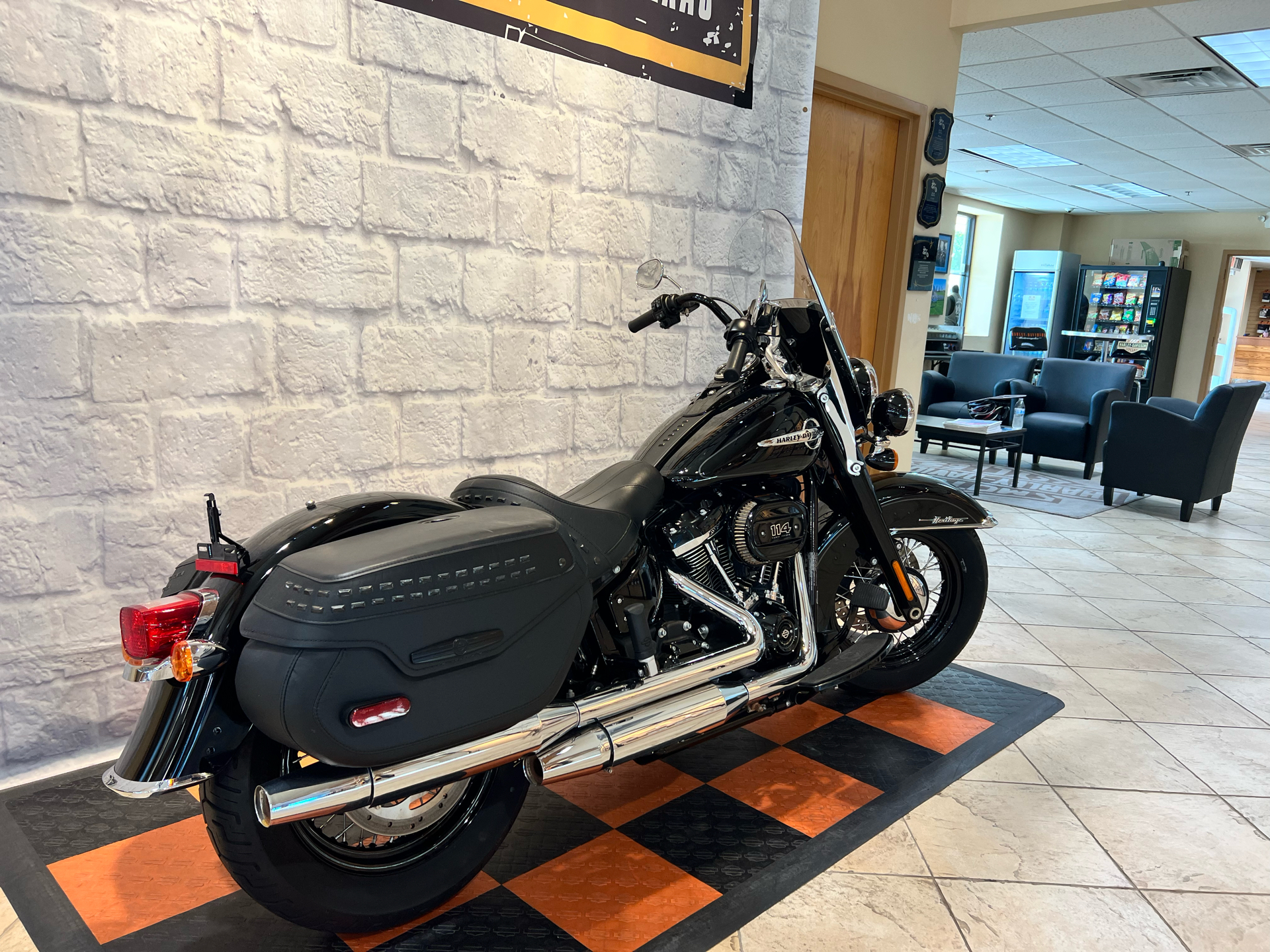 2019 Harley-Davidson Heritage Classic 114 in Houston, Texas - Photo 2