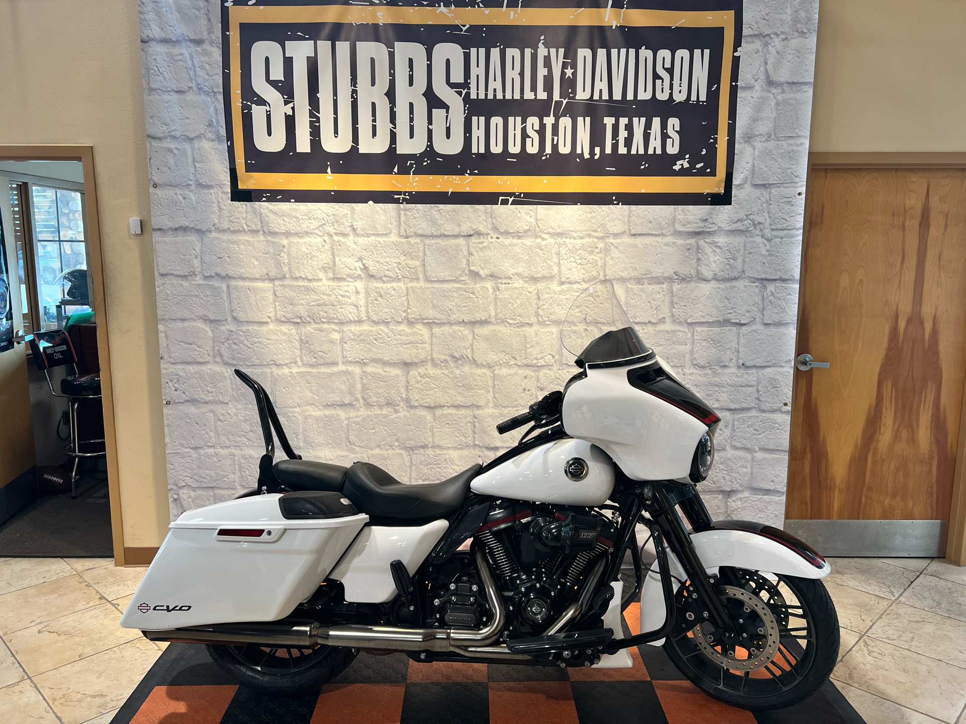 2021 Harley-Davidson CVO™ Street Glide® in Houston, Texas - Photo 1