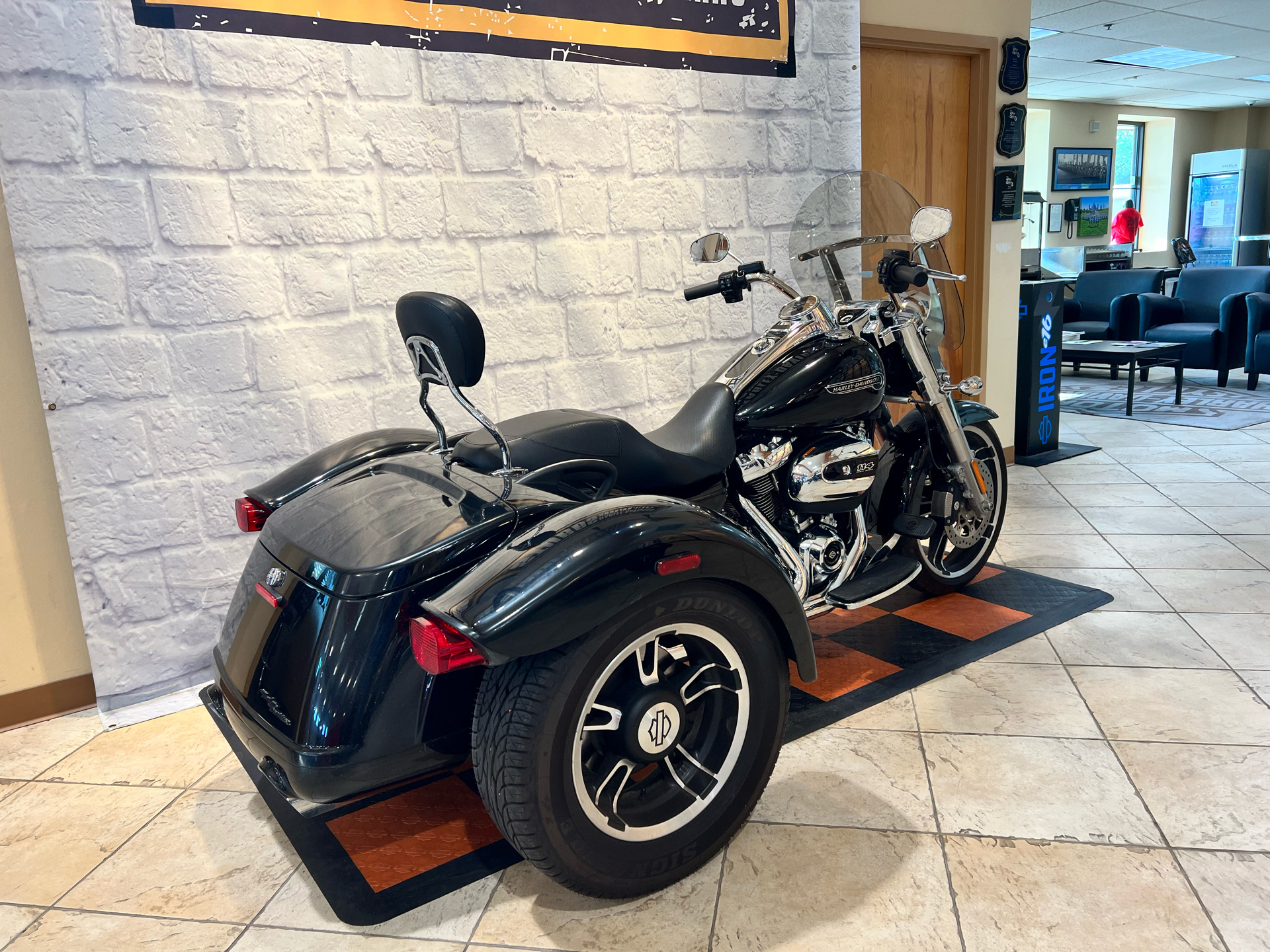 2019 Harley-Davidson Freewheeler® in Houston, Texas - Photo 2