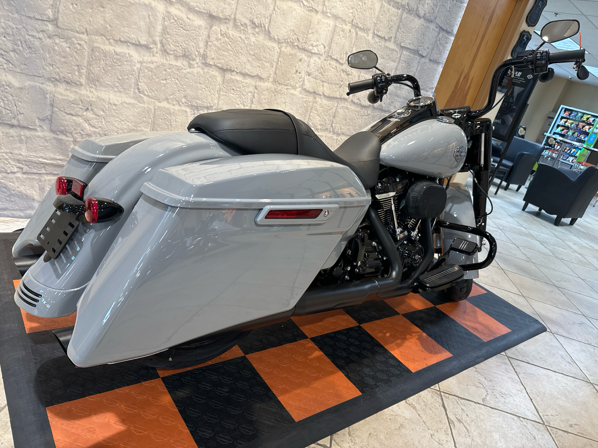 2024 Harley-Davidson Road King® Special in Houston, Texas - Photo 3