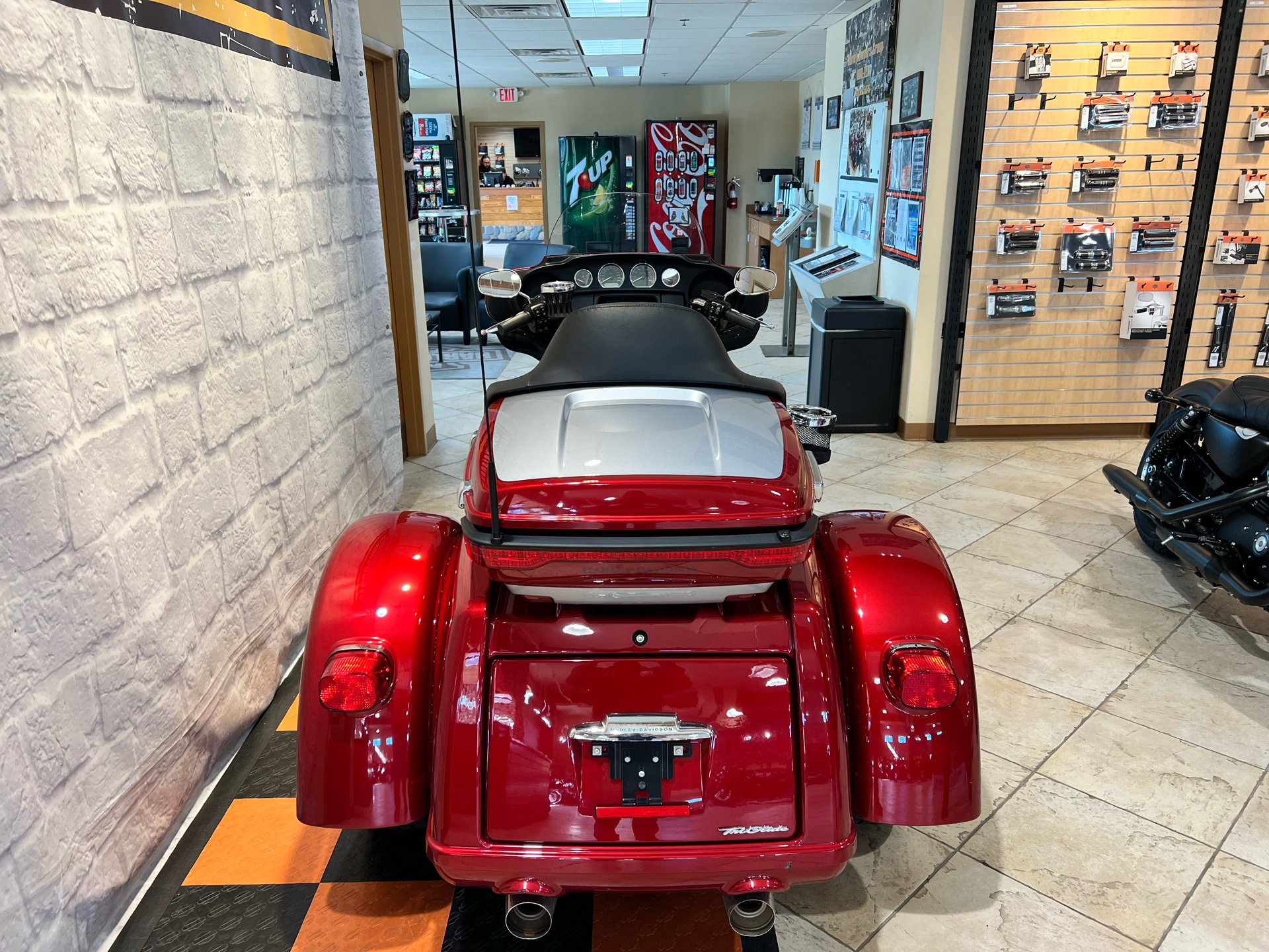 2019 Harley-Davidson Tri Glide® Ultra in Houston, Texas - Photo 3