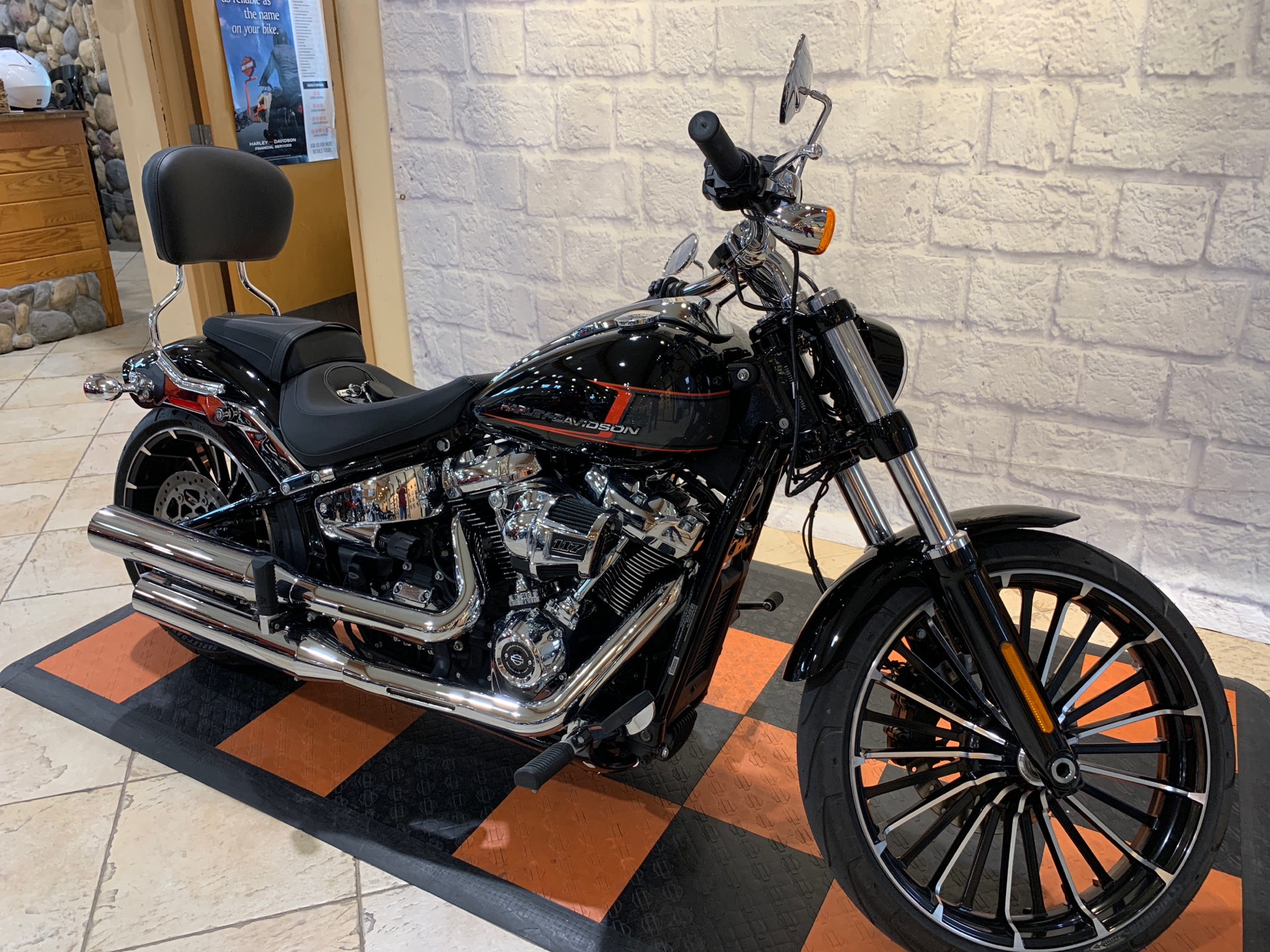 2023 Harley-Davidson Breakout® in Houston, Texas - Photo 2