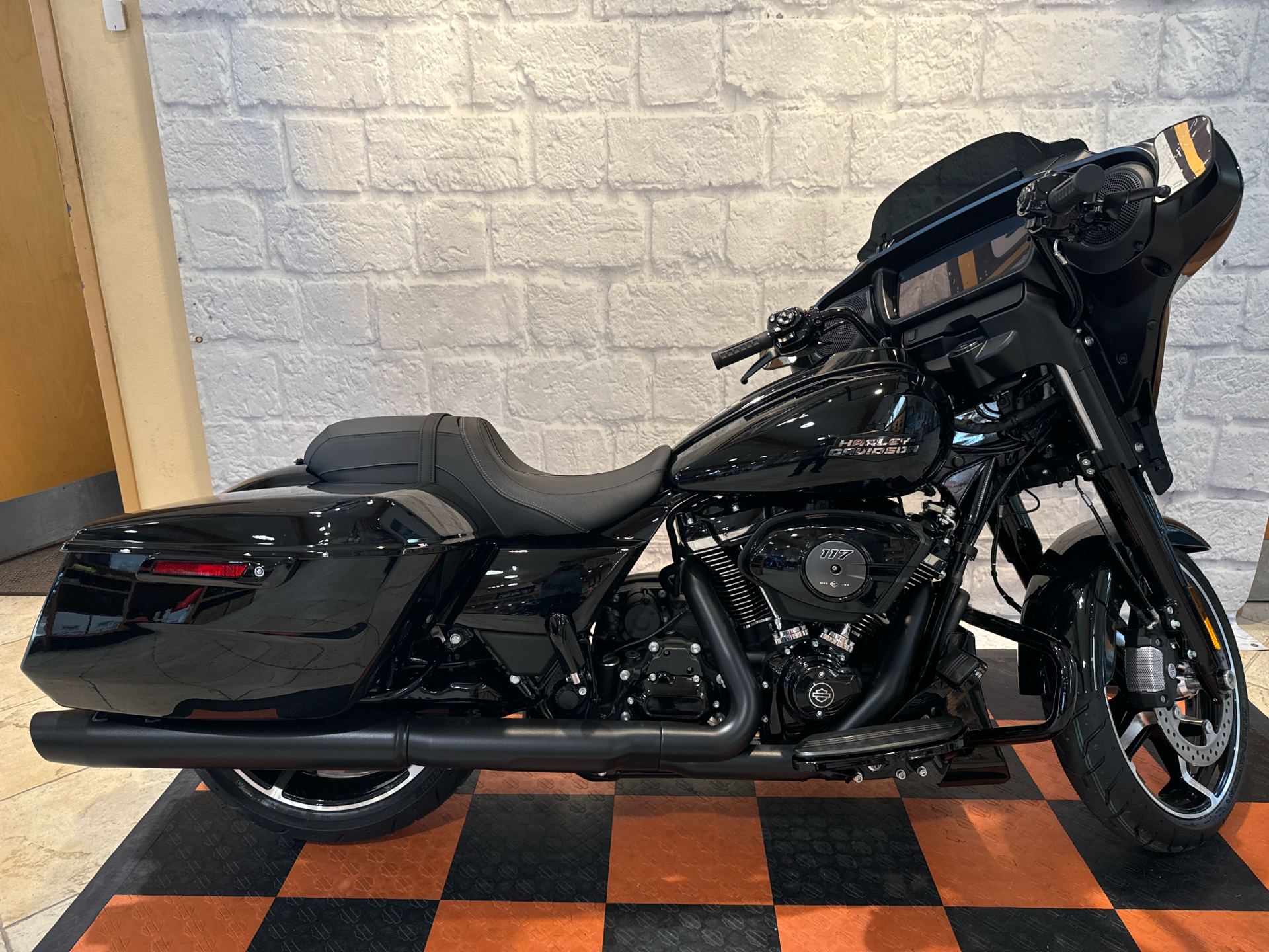 2024 Harley-Davidson Street Glide® in Houston, Texas - Photo 2