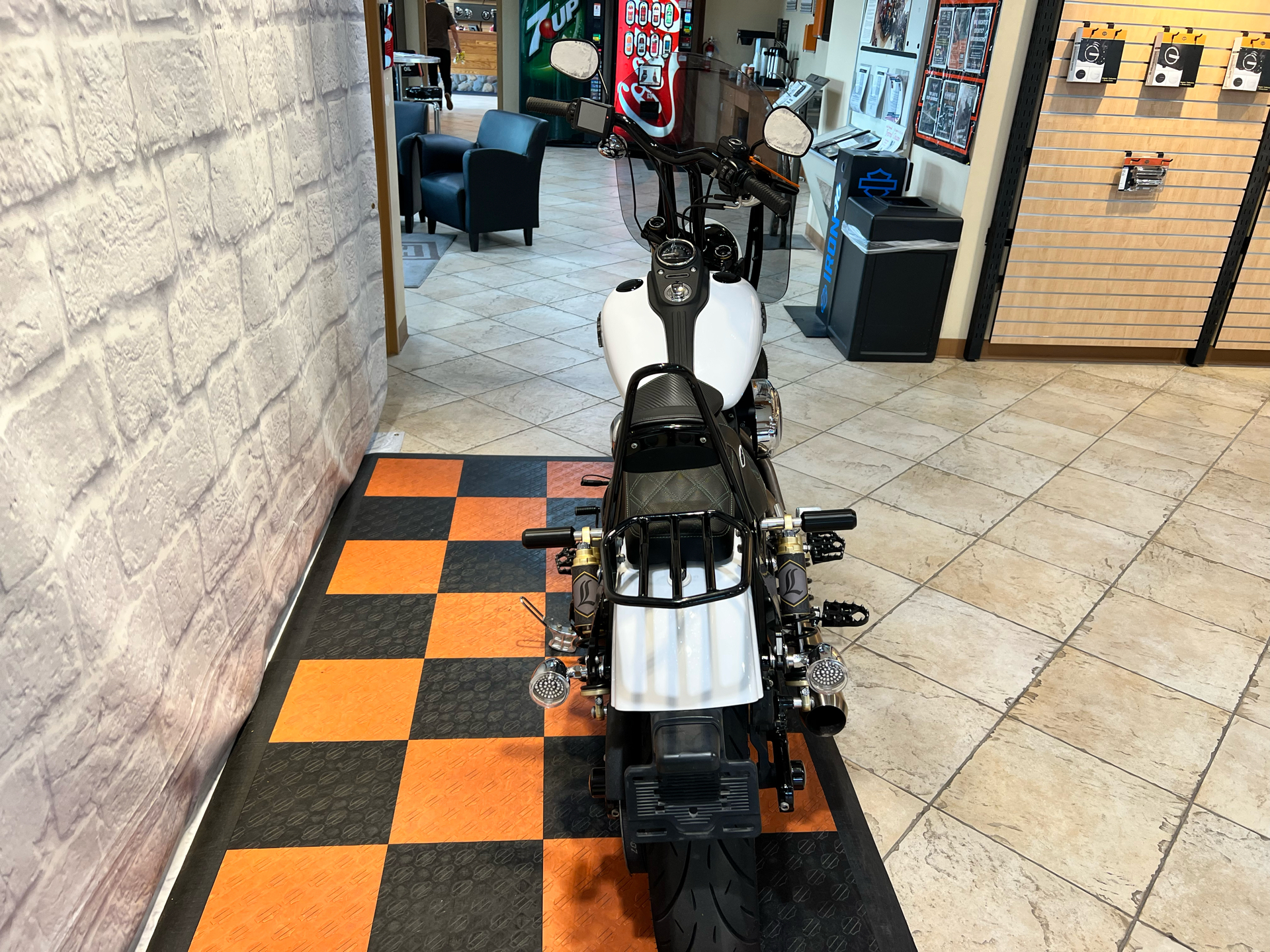2016 Harley-Davidson Street Bob® in Houston, Texas - Photo 4