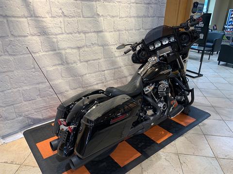 2017 Harley-Davidson Street Glide® Special in Houston, Texas - Photo 4