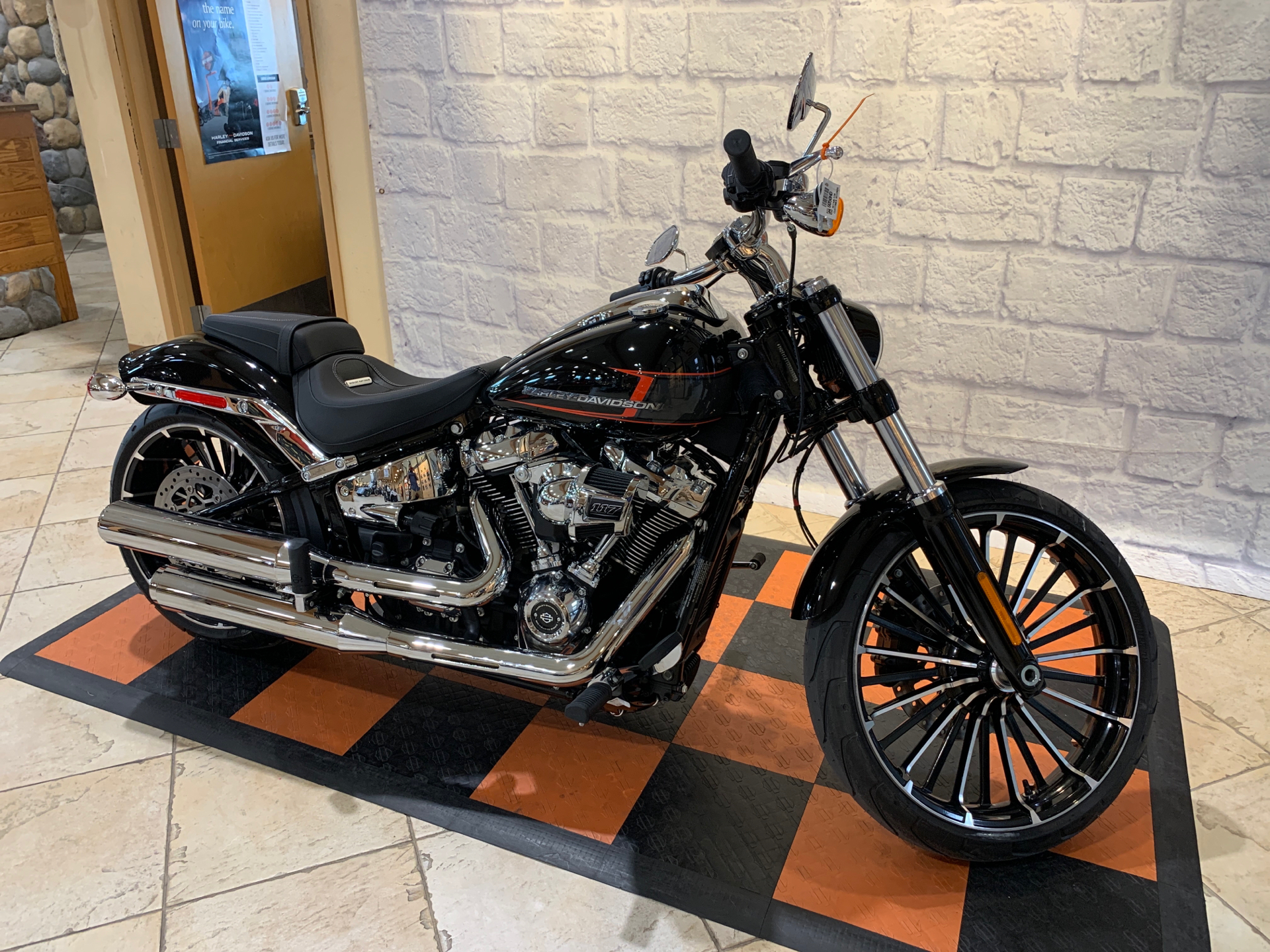 2024 Harley-Davidson Breakout® in Houston, Texas - Photo 3