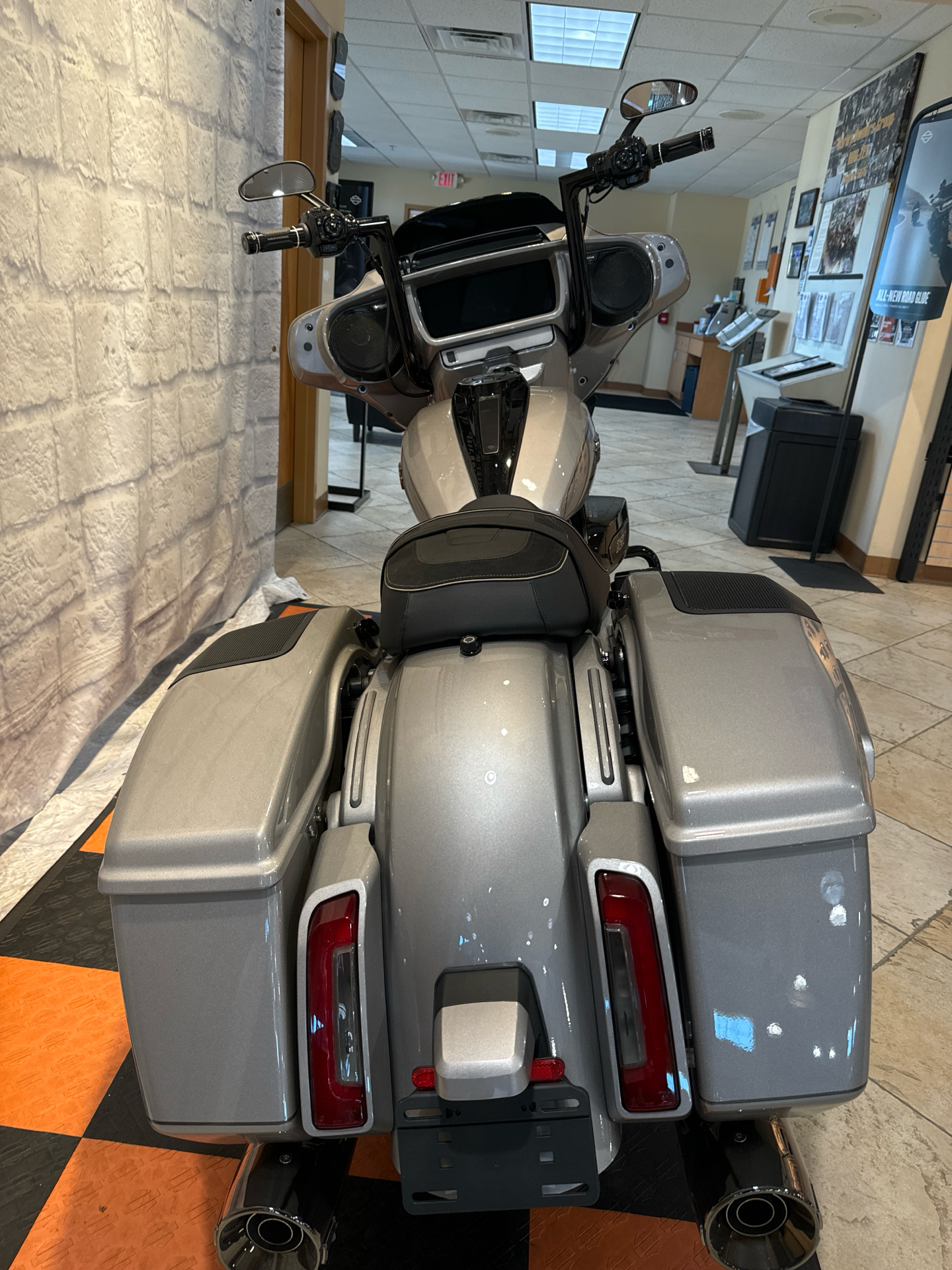 2023 Harley-Davidson CVO™ Street Glide® in Houston, Texas - Photo 4