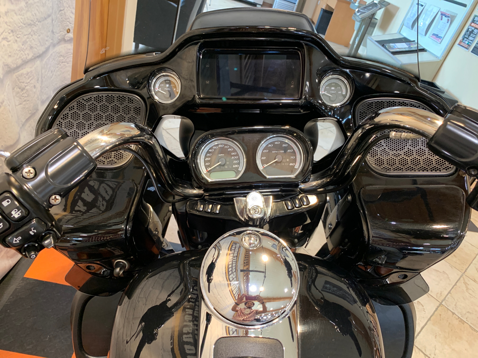 2020 Harley-Davidson Road Glide® Limited in Houston, Texas - Photo 4