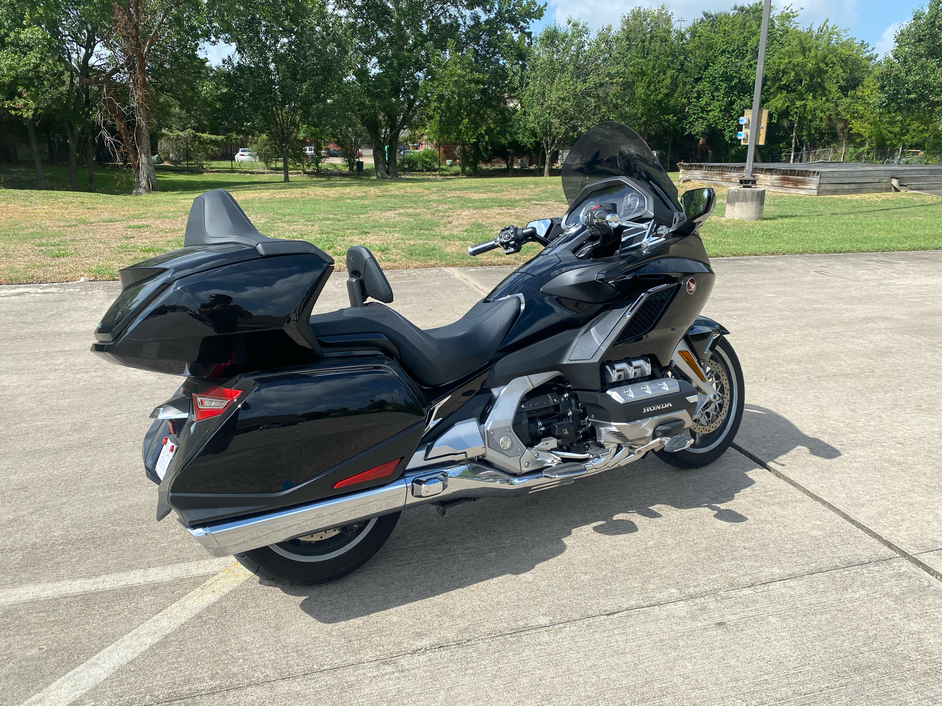 2019 Honda Gold Wing Tour Automatic DCT in Houston, Texas - Photo 4