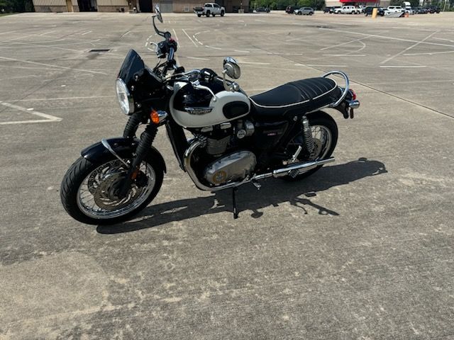 2017 Triumph Bonneville T120 in Houston, Texas - Photo 2