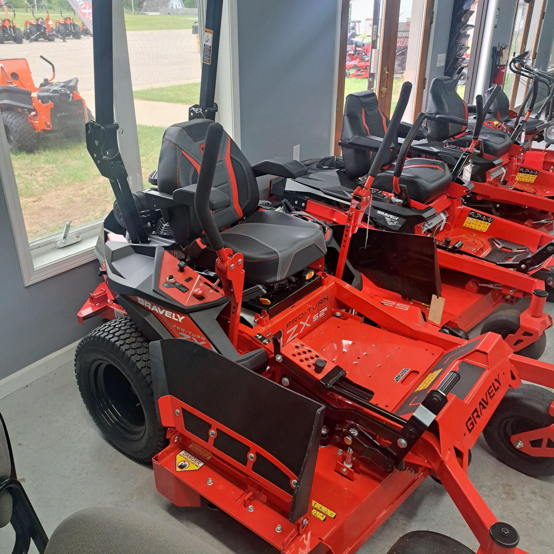 2024 Gravely USA Pro-Turn ZX 52 in. Kawasaki FX691V 22 hp in Lowell, Michigan - Photo 3