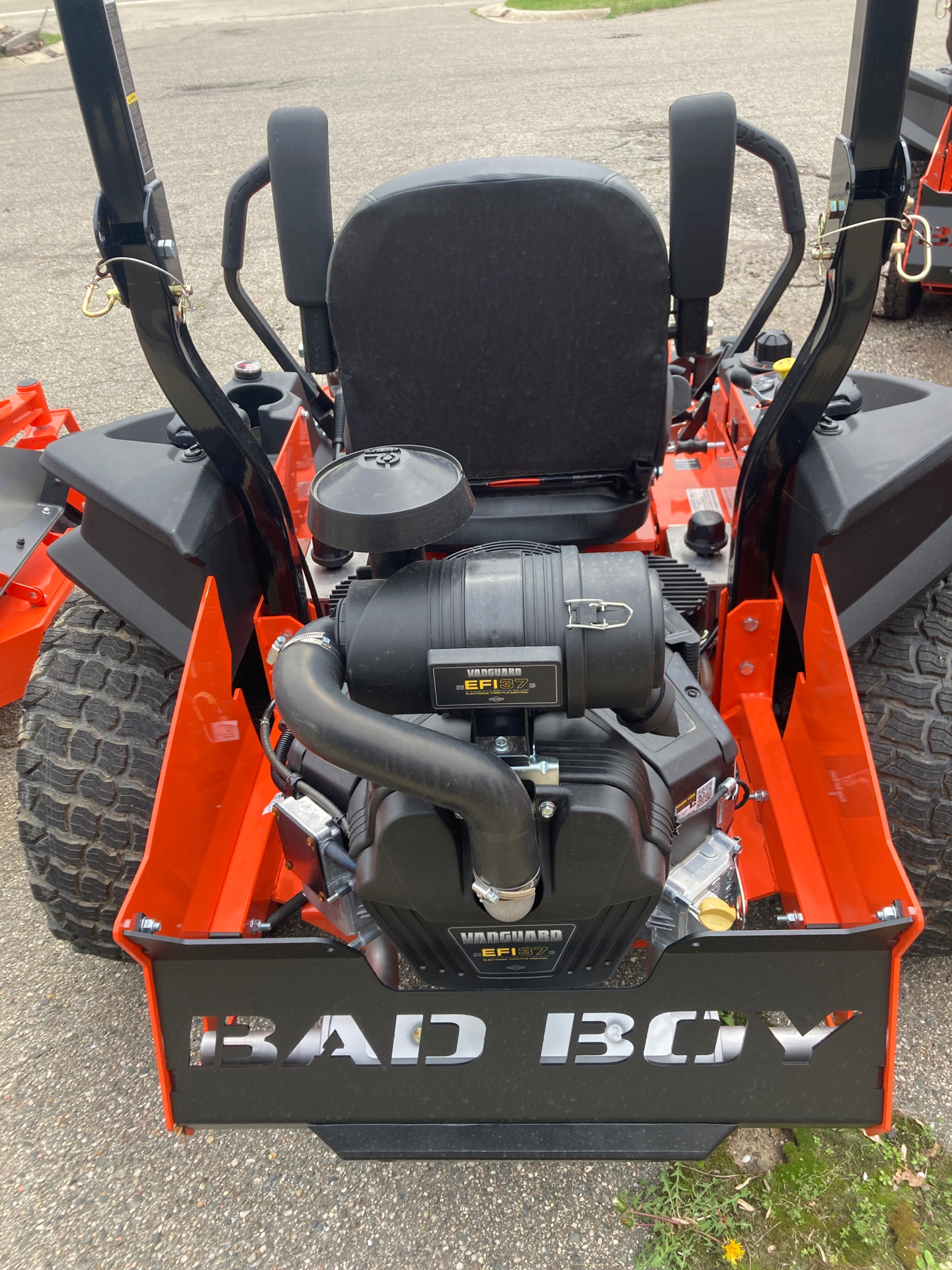 2024 Bad Boy Mowers Rogue 61 in. Vanguard EFI 37 hp in Lowell, Michigan - Photo 3