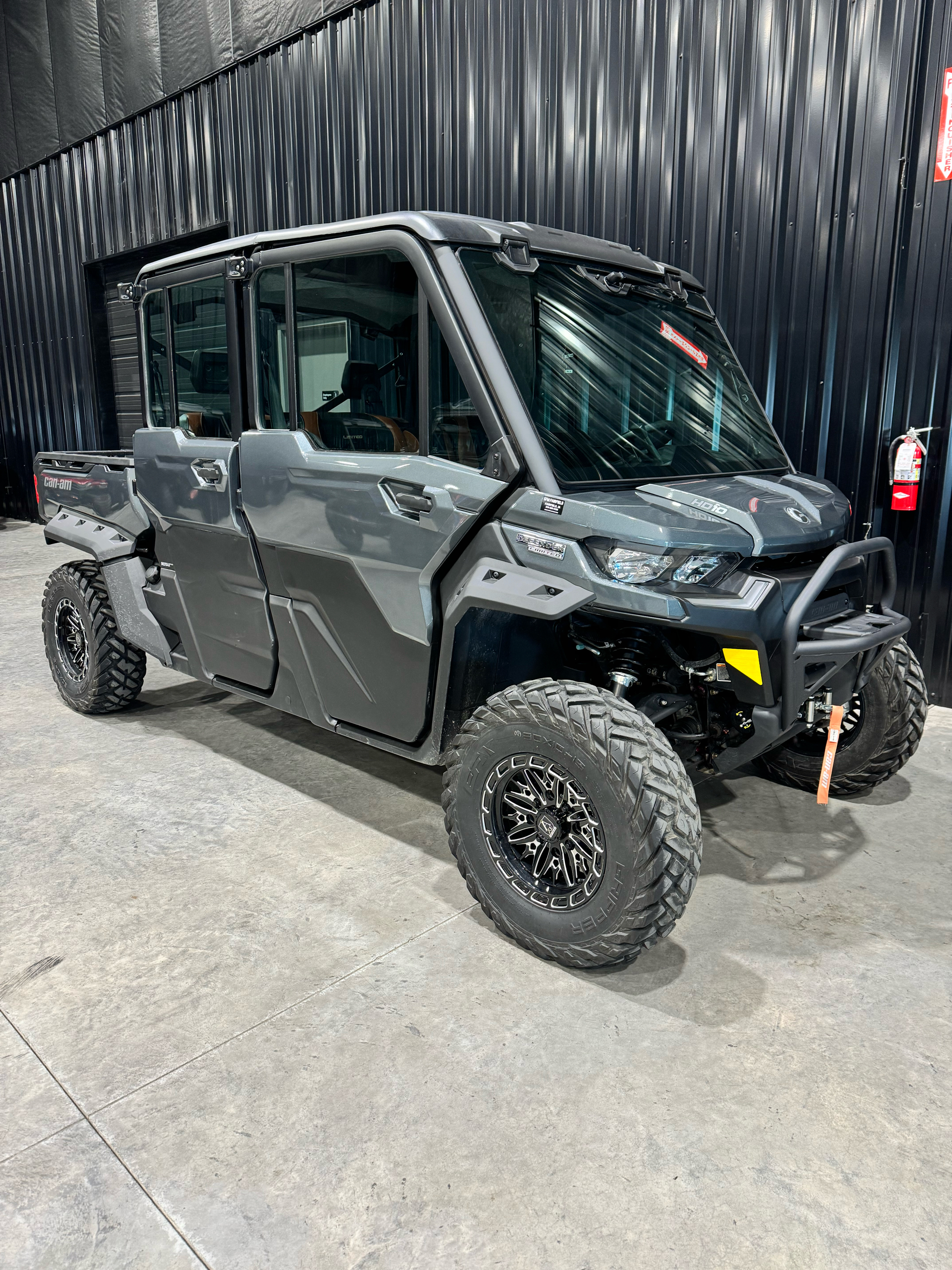 2024 Can-Am Defender MAX Limited in Sully, Iowa - Photo 15