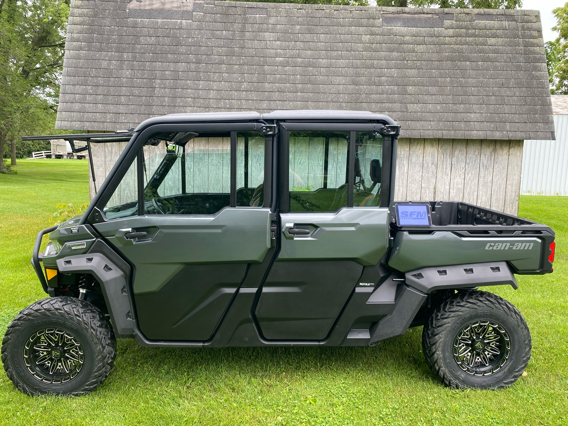 2024 Can-Am Defender MAX Limited in Sully, Iowa - Photo 1