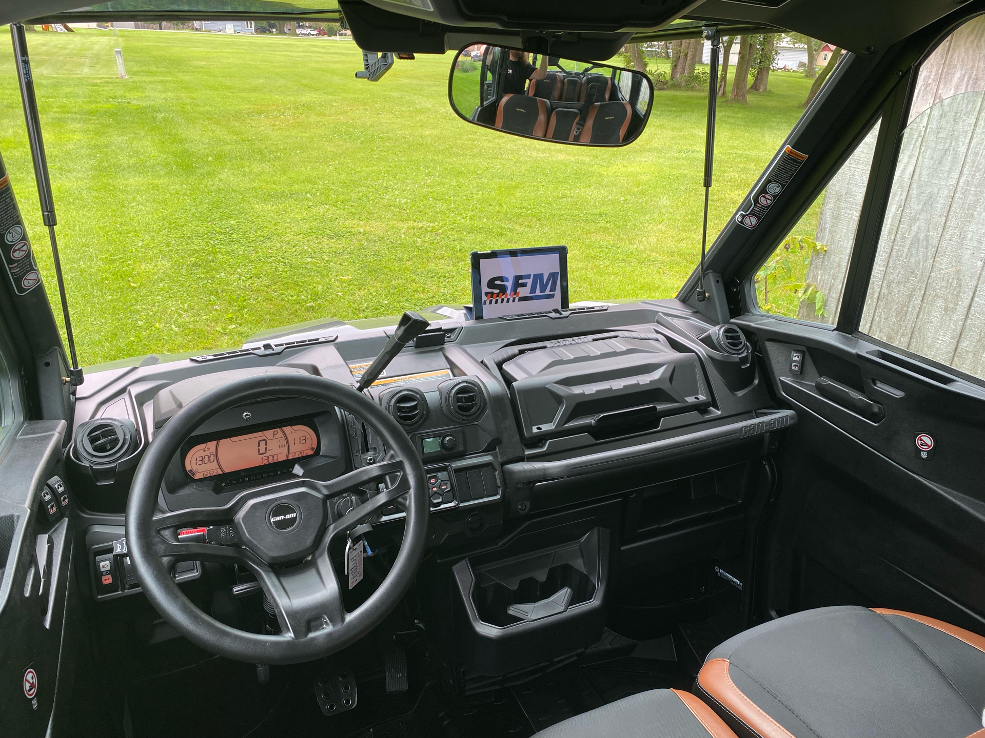 2024 Can-Am Defender MAX Limited in Sully, Iowa - Photo 4