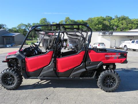 2024 Honda Pioneer 1000-6 Deluxe Crew in Moline, Illinois