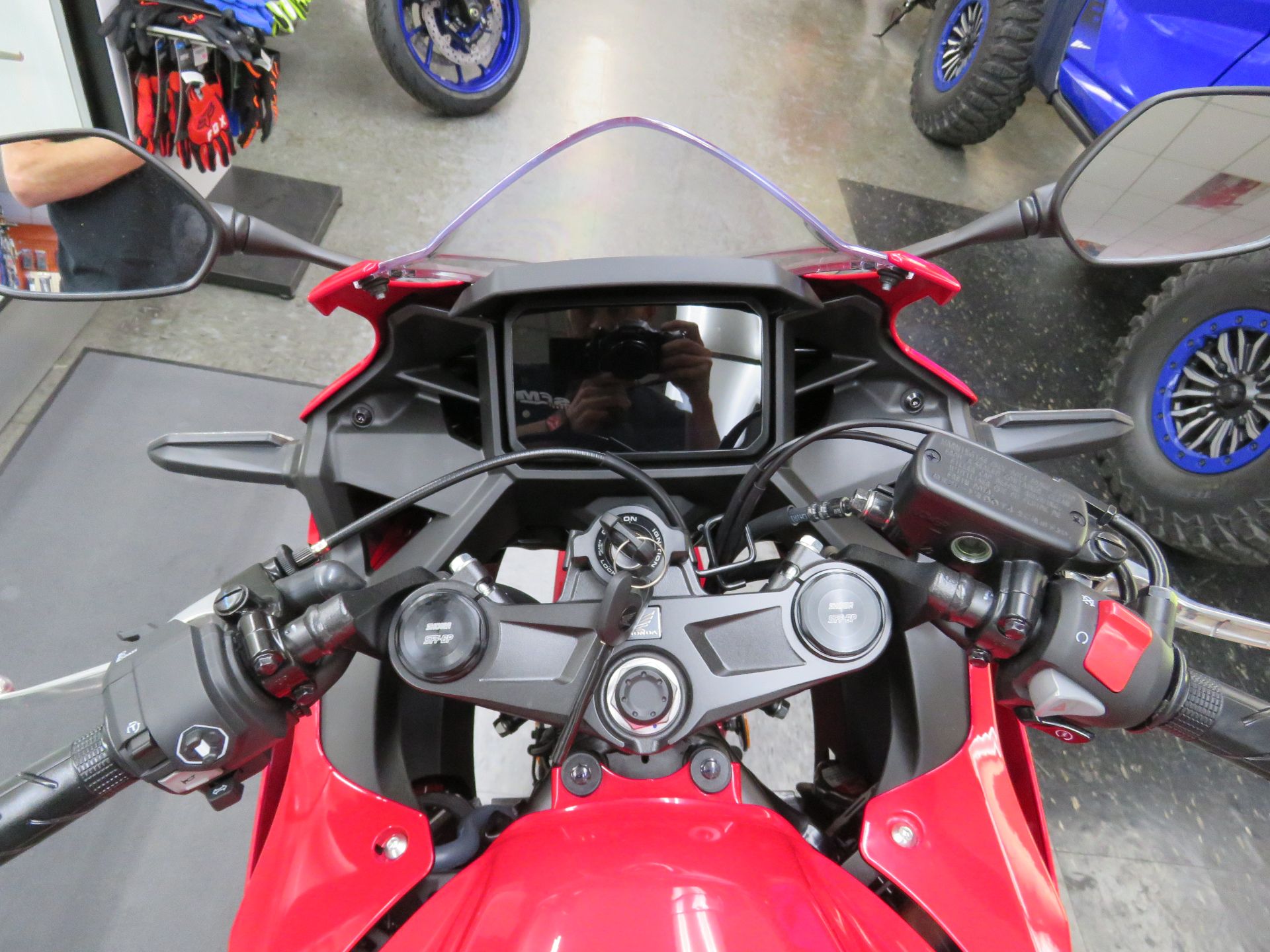 2024 Honda CBR500R ABS in Moline, Illinois - Photo 4