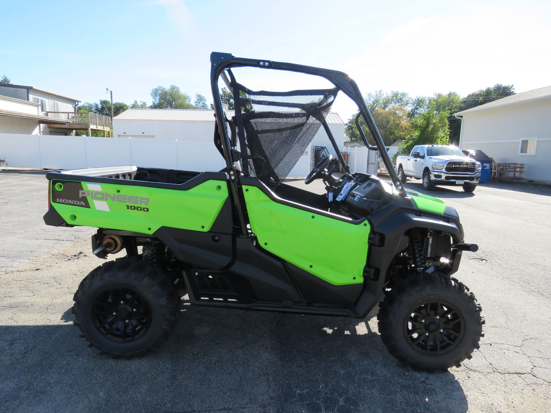 2023 Honda Pioneer 1000 Deluxe in Moline, Illinois - Photo 3