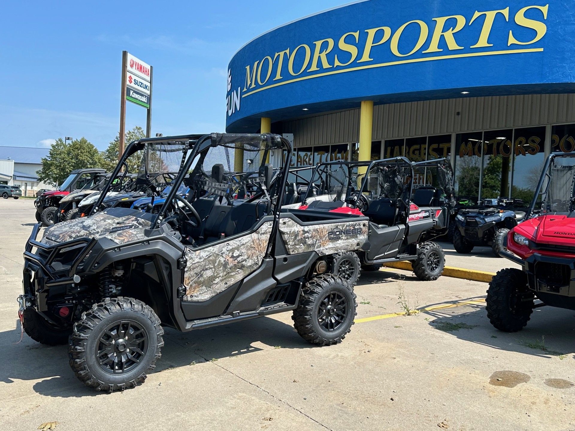 2024 Honda Pioneer 1000 Forest in Iowa City, Iowa