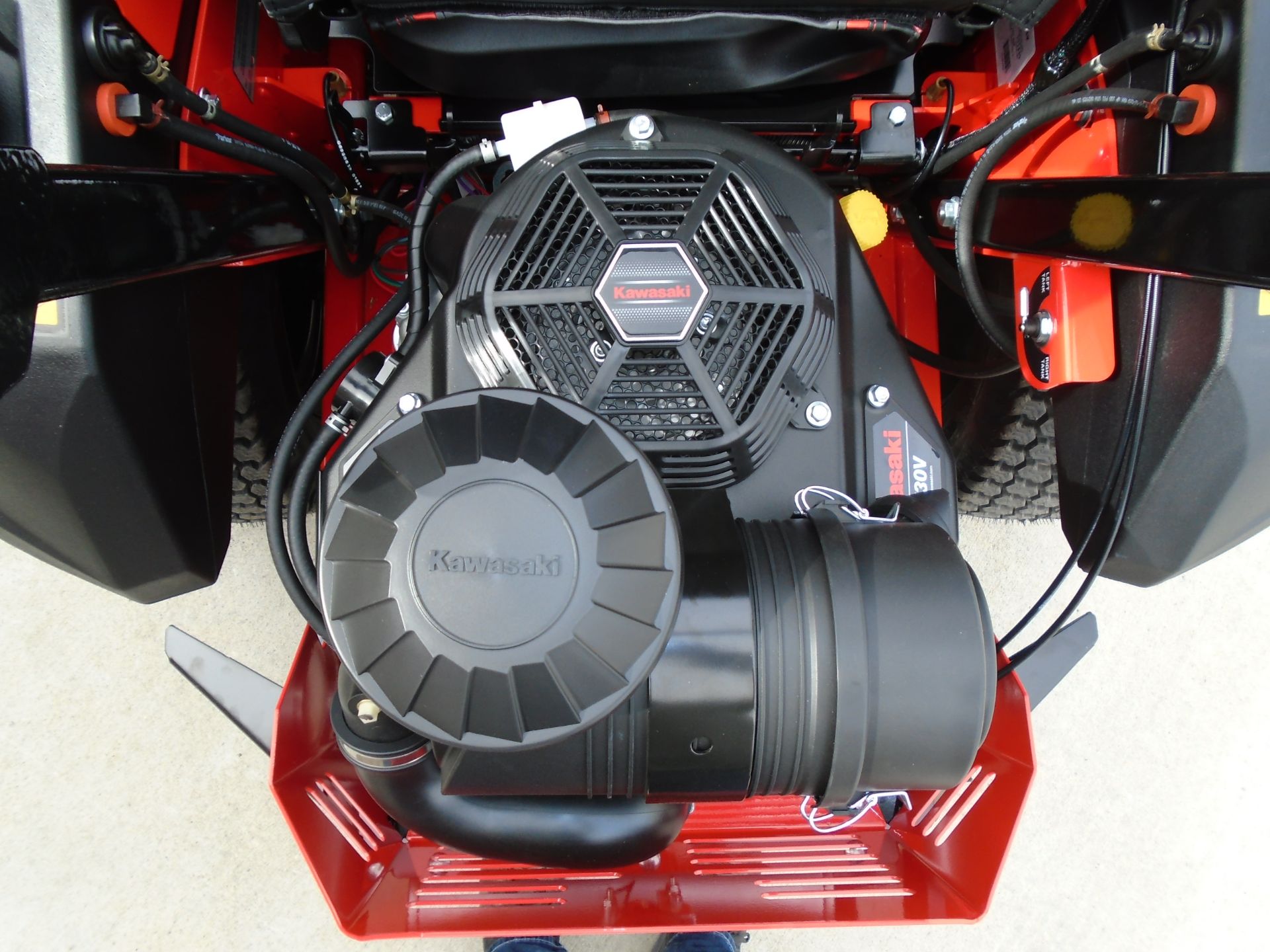 2024 Gravely USA Pro-Turn 160 60 in. Kawasaki FX730V 23.5 hp in Lake Mills, Iowa - Photo 4