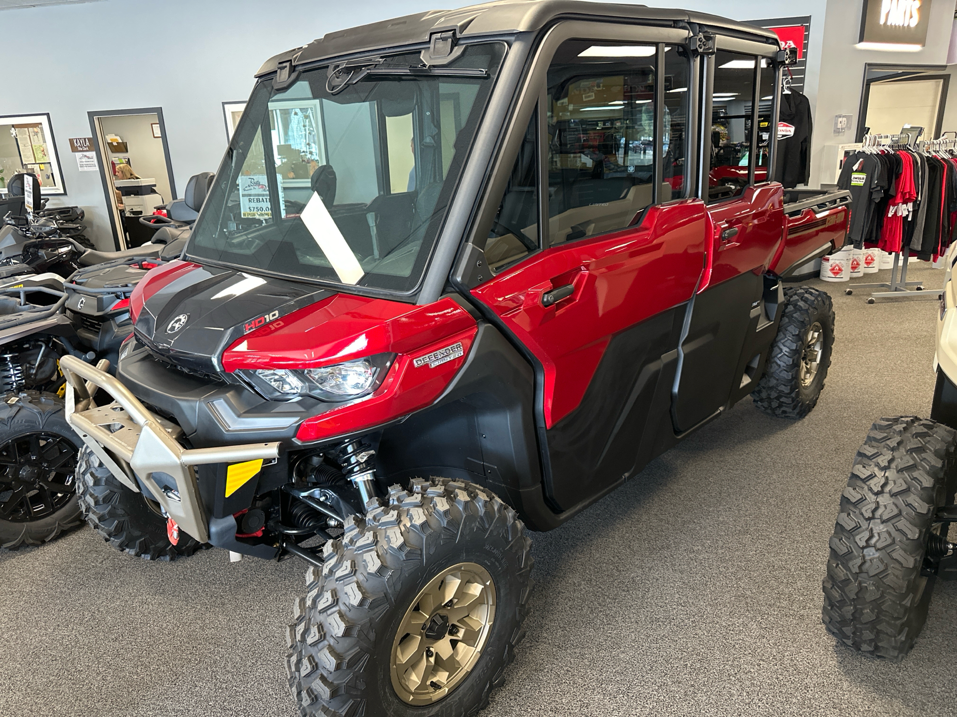 2025 Can-Am Defender MAX Limited in Honesdale, Pennsylvania - Photo 1